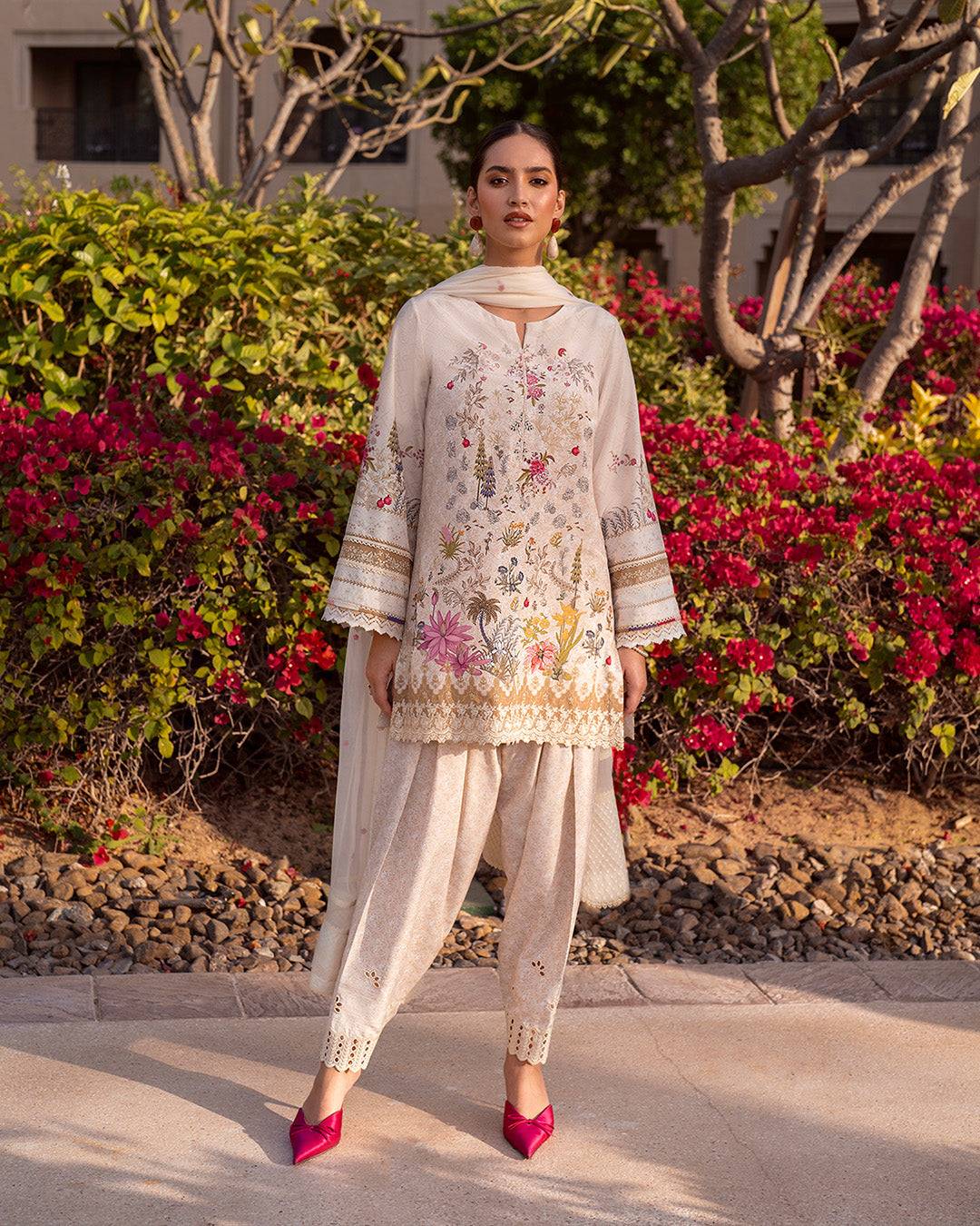 Faiza Saqlain | Zurina Luxury Pret | Arrin - Pakistani Designer Dress - by Faiza Saqlain | Type: Luxury - 100% Original at Saira Sultan