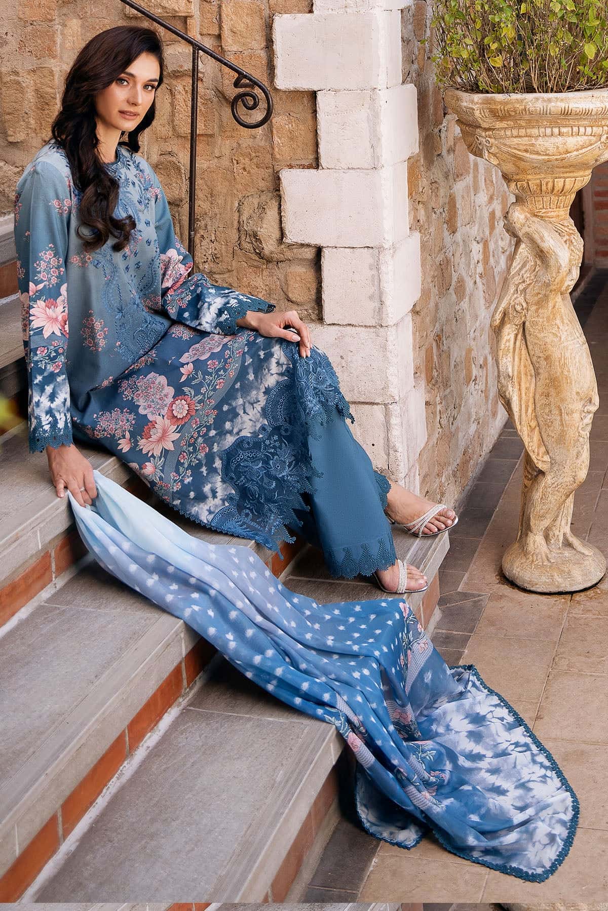 Afrozeh | Damask The Holiday Edit 25 | Seraphina A - Dark Green XL Dark Green Lawn