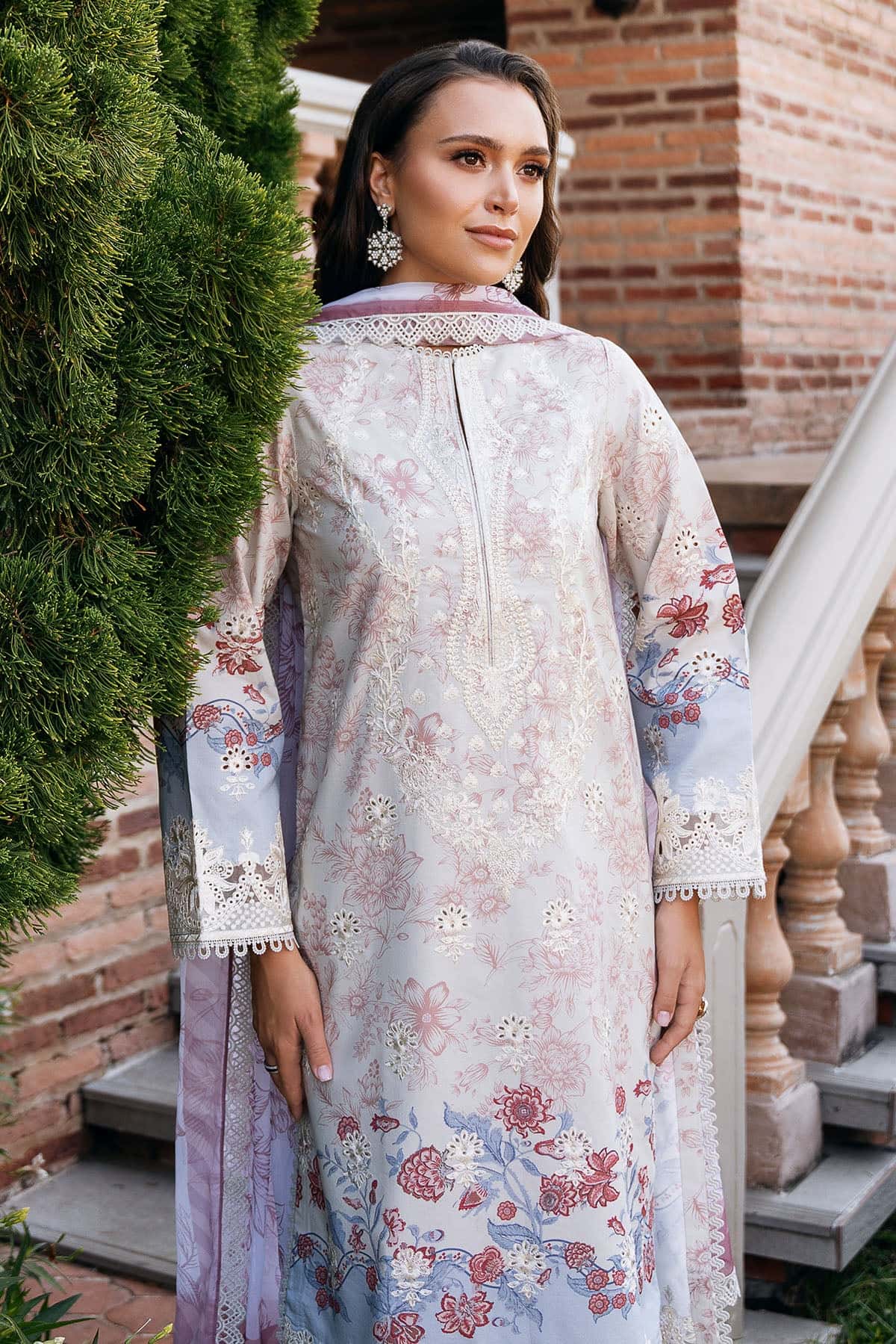 Afrozeh | Damask The Holiday Edit 25 | Opaline B L Off White Lawn