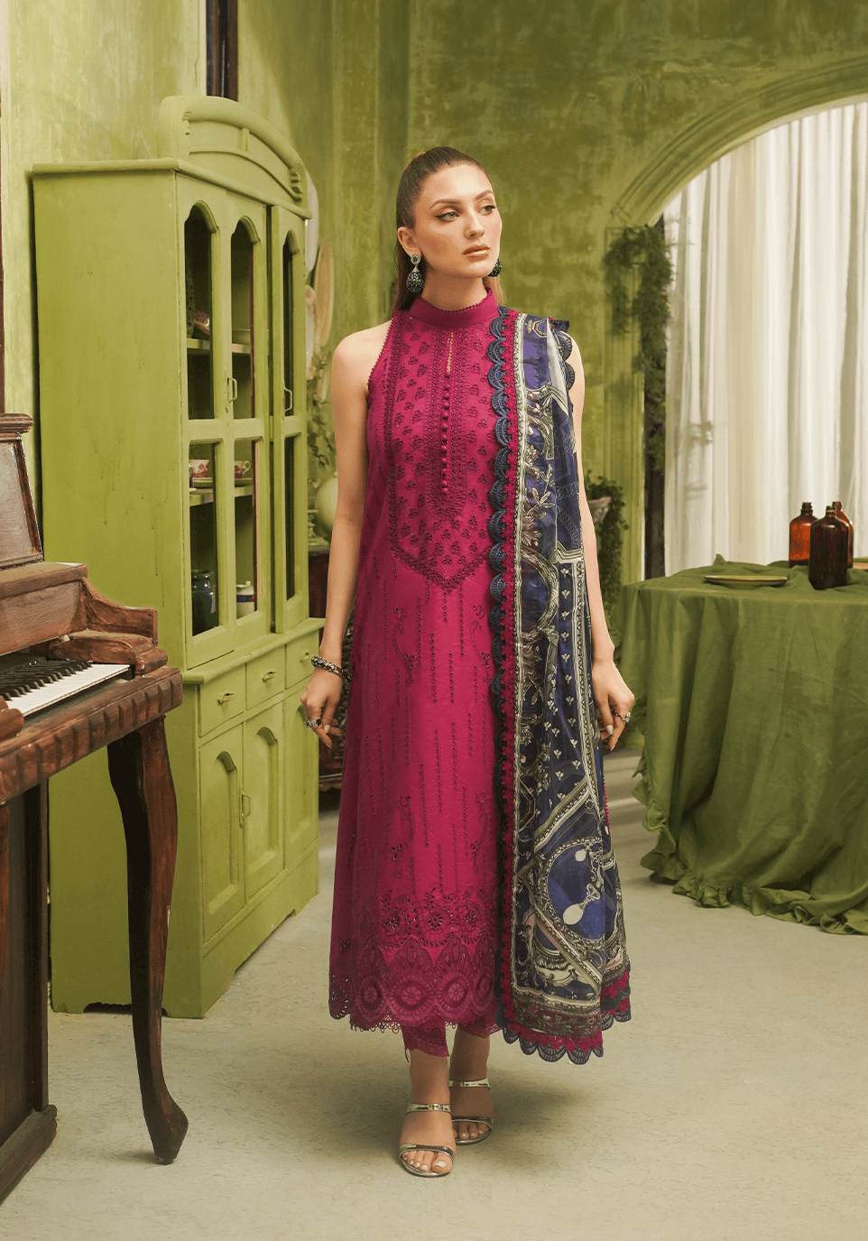 Zarqash | Tresor Luxury Lawn 24 | ZQT 0012 ROSA - Pakistani Designer Dress - by Zarqash | Type: Luxury - 100% Original at Saira Sultan