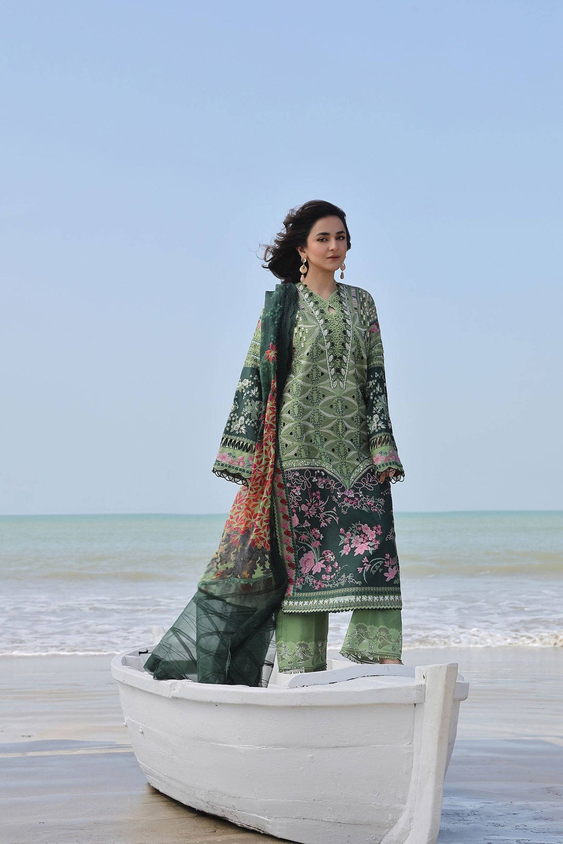 Maryam Hussain | Luxury Lawn 24 | GARDENIA - Pakistani Designer Dress - by Maryam Hussain | Type: Luxury - 100% Original at Saira Sultan