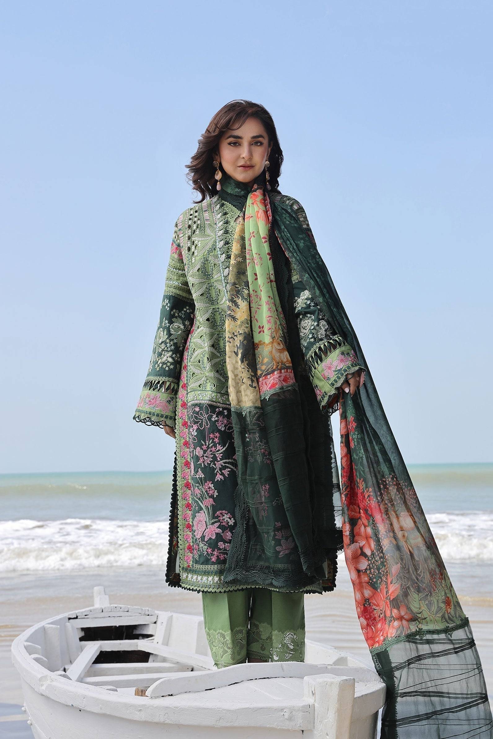 Maryam Hussain | Luxury Lawn 24 | GARDENIA - Pakistani Designer Dress - by Maryam Hussain | Type: Luxury - 100% Original at Saira Sultan