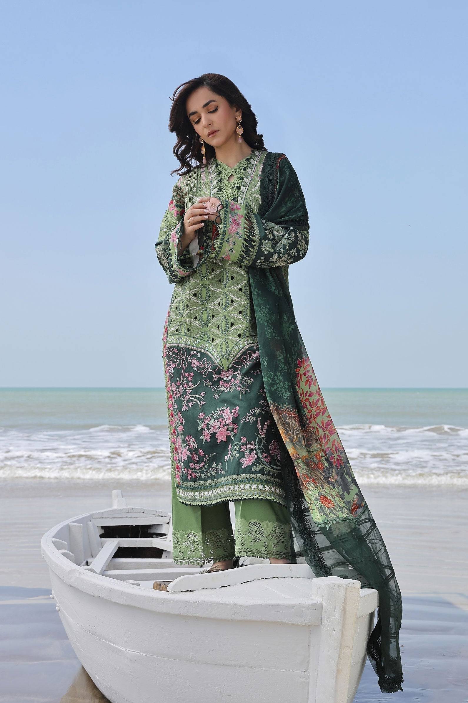 Maryam Hussain | Luxury Lawn 24 | GARDENIA - Pakistani Designer Dress - by Maryam Hussain | Type: Luxury - 100% Original at Saira Sultan