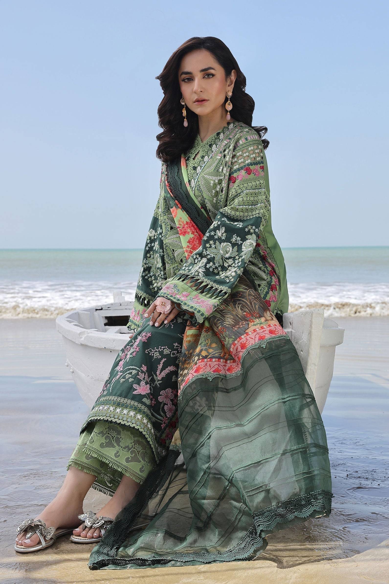 Maryam Hussain | Luxury Lawn 24 | GARDENIA - Pakistani Designer Dress - by Maryam Hussain | Type: Luxury - 100% Original at Saira Sultan