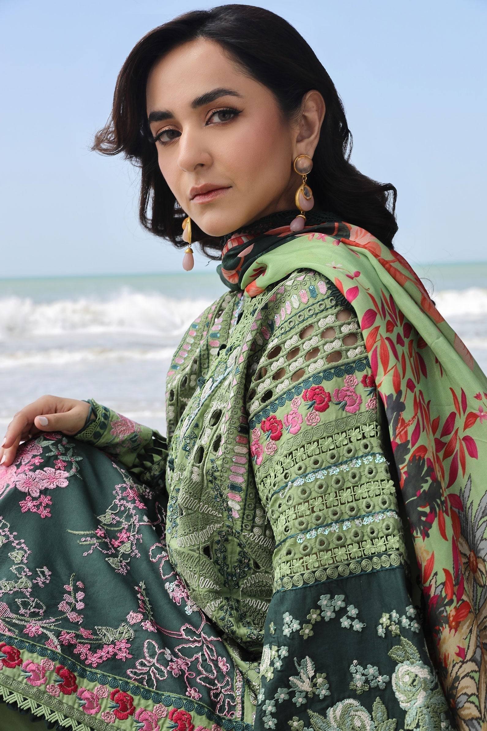 Maryam Hussain | Luxury Lawn 24 | GARDENIA - Pakistani Designer Dress - by Maryam Hussain | Type: Luxury - 100% Original at Saira Sultan