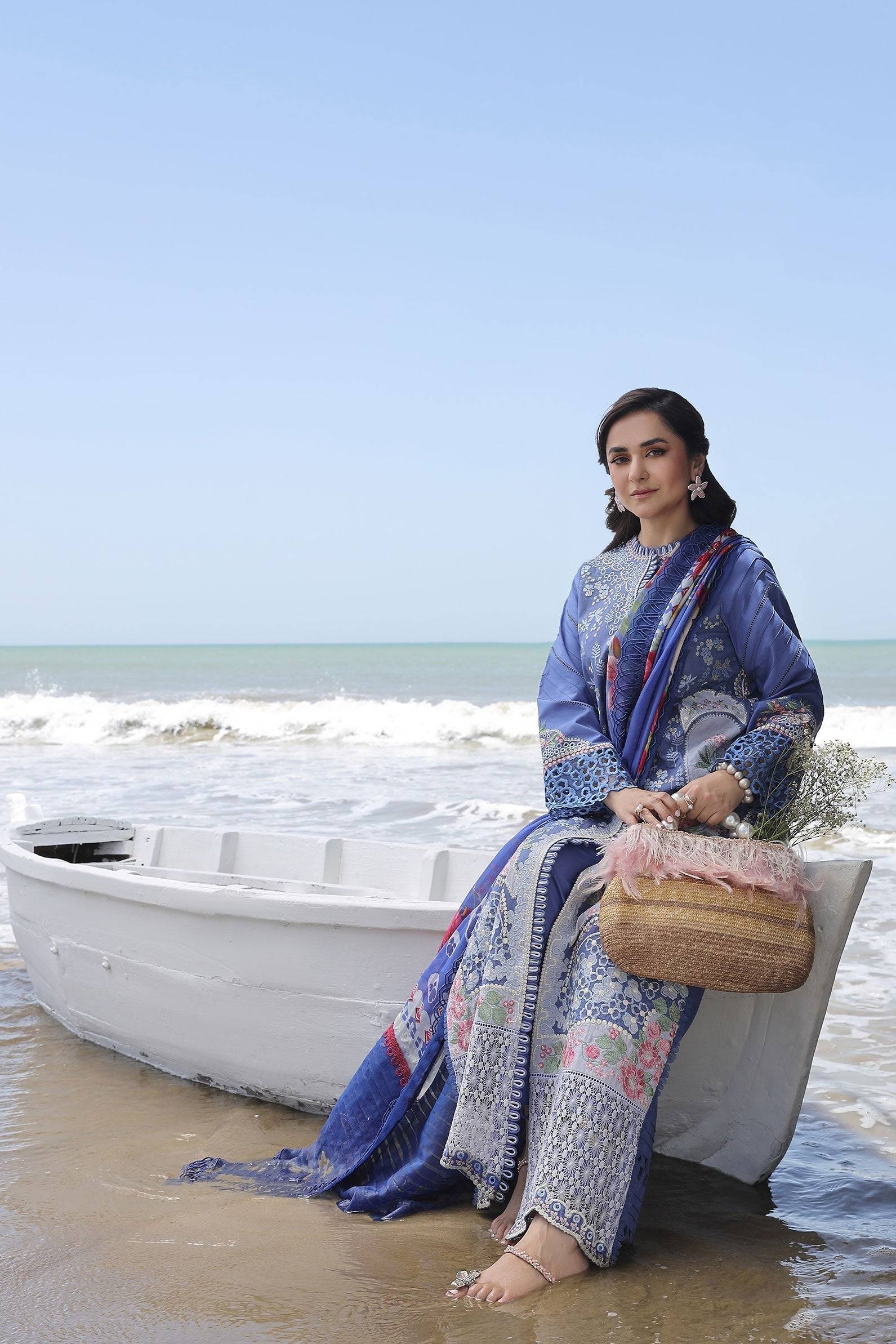 Maryam Hussain | Luxury Lawn 24 | AYRA - Pakistani Designer Dress - by Maryam Hussain | Type: Luxury - 100% Original at Saira Sultan