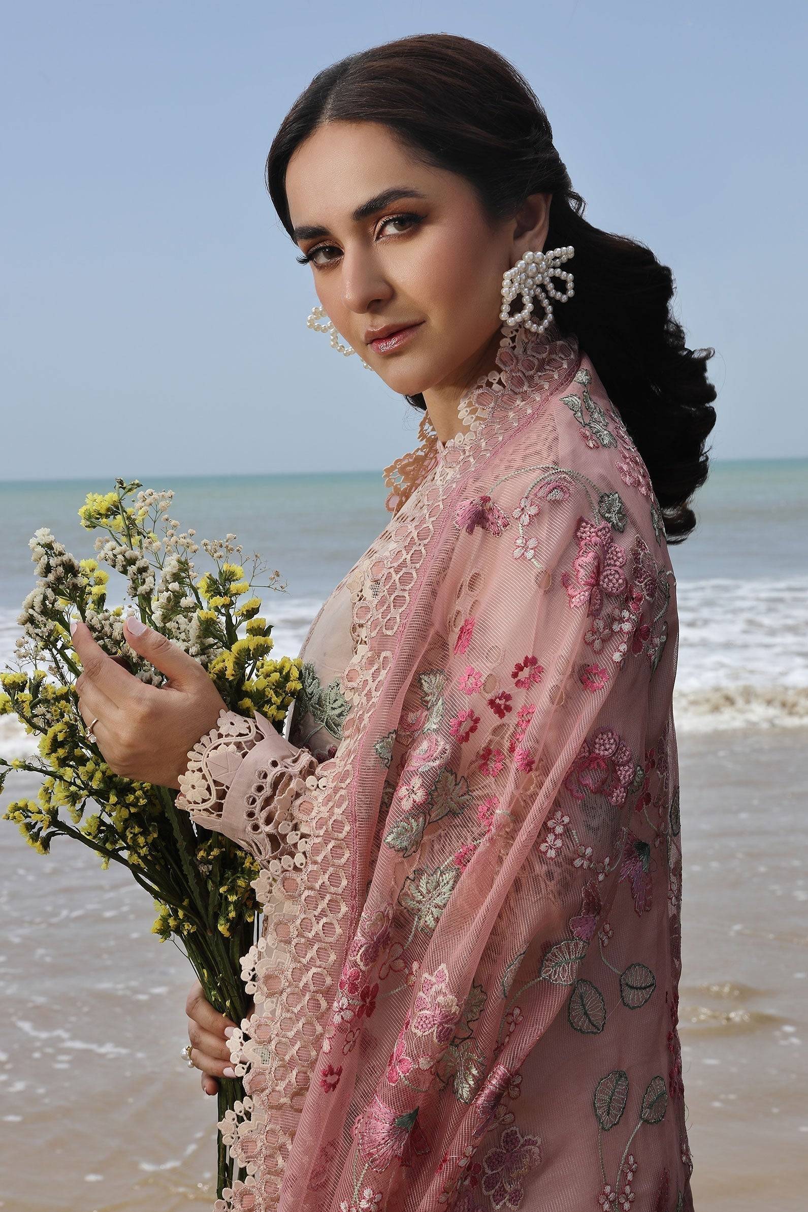 Maryam Hussain | Luxury Lawn 24 | MAYA - Pakistani Designer Dress - by Maryam Hussain | Type: Luxury - 100% Original at Saira Sultan