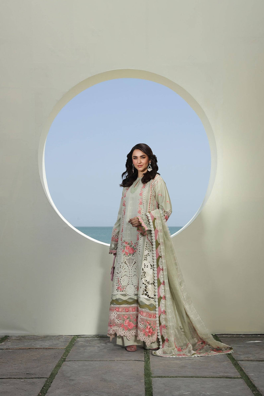 Maryam Hussain | Luxury Lawn 24 | HAVANA - Pakistani Designer Dress - by Maryam Hussain | Type: Luxury - 100% Original at Saira Sultan