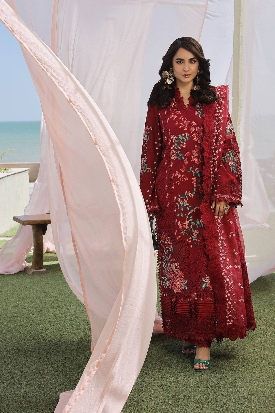 Maryam Hussain | Luxury Lawn 24 | CRIMSON - Pakistani Designer Dress - by Maryam Hussain | Type: Luxury - 100% Original at Saira Sultan