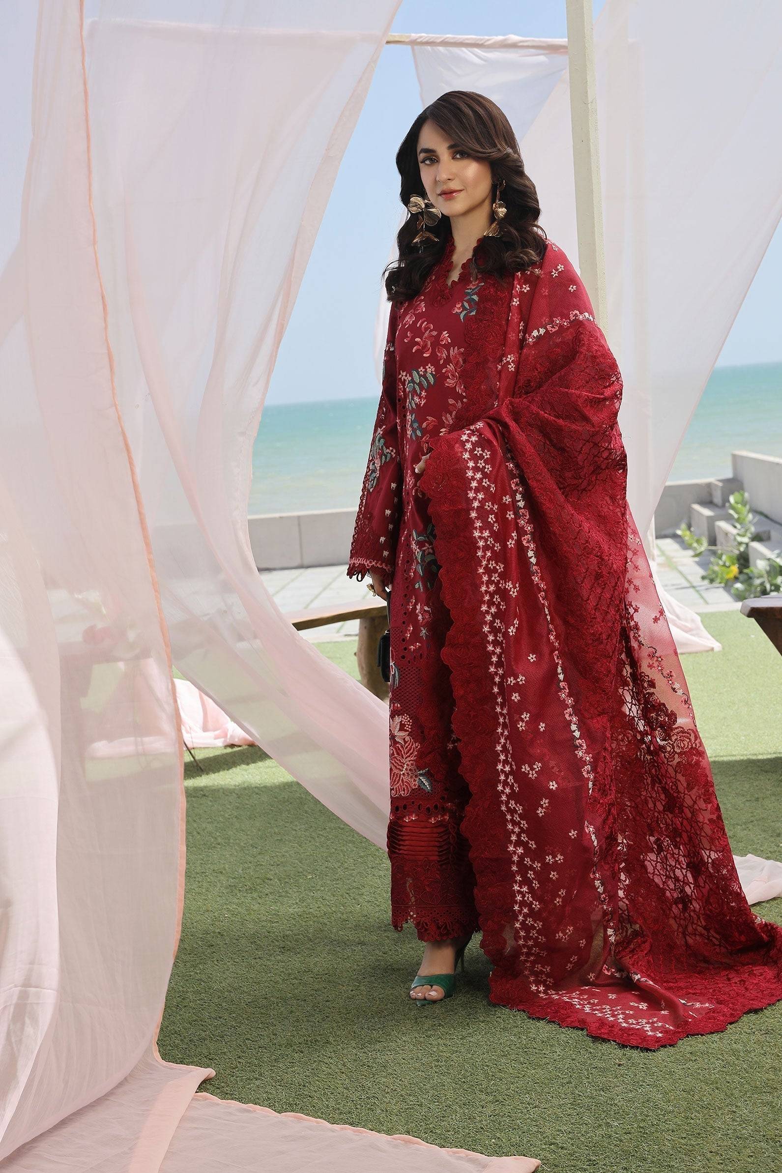 Maryam Hussain | Luxury Lawn 24 | CRIMSON - Pakistani Designer Dress - by Maryam Hussain | Type: Luxury - 100% Original at Saira Sultan