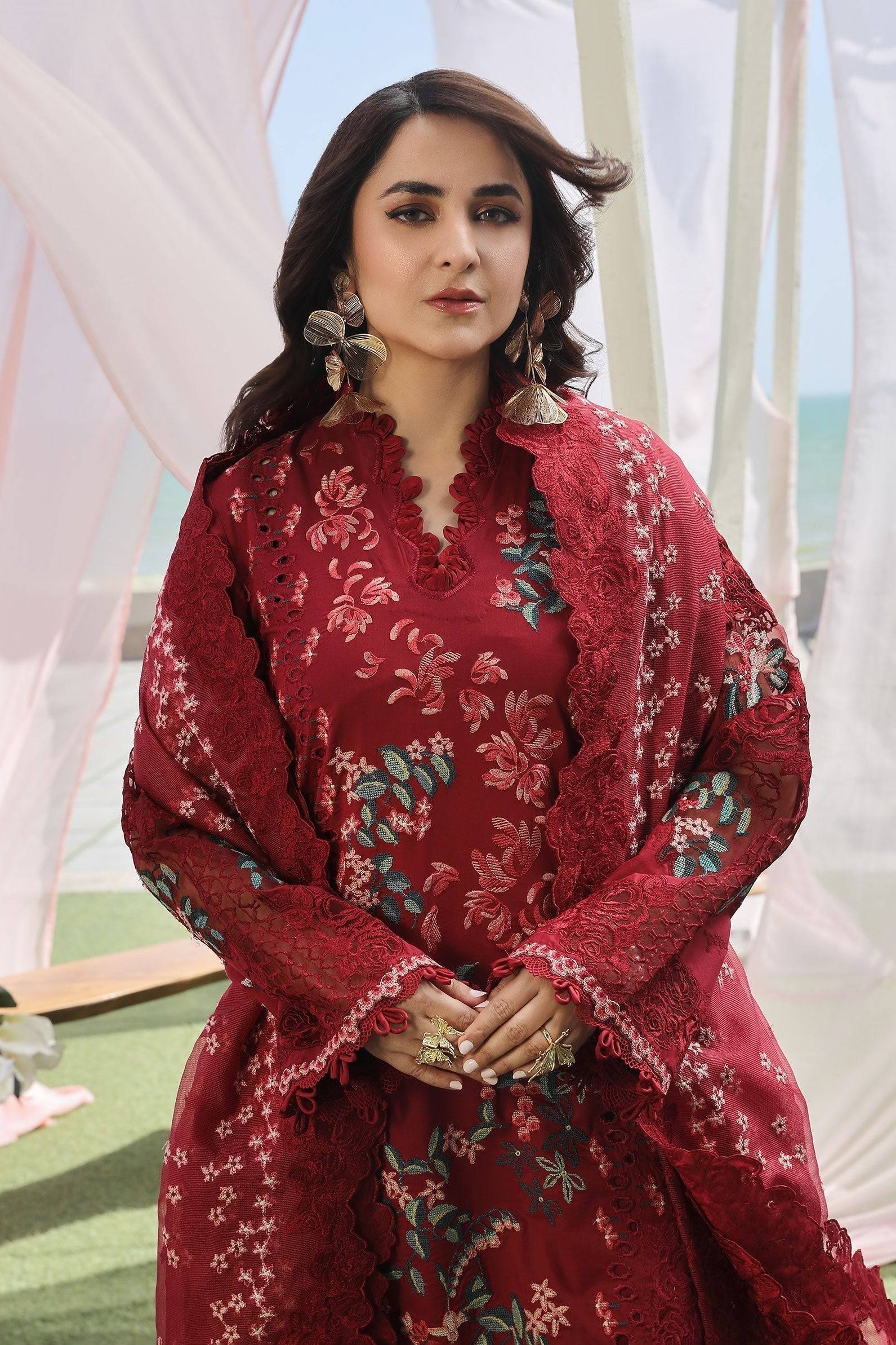 Maryam Hussain | Luxury Lawn 24 | CRIMSON - Pakistani Designer Dress - by Maryam Hussain | Type: Luxury - 100% Original at Saira Sultan