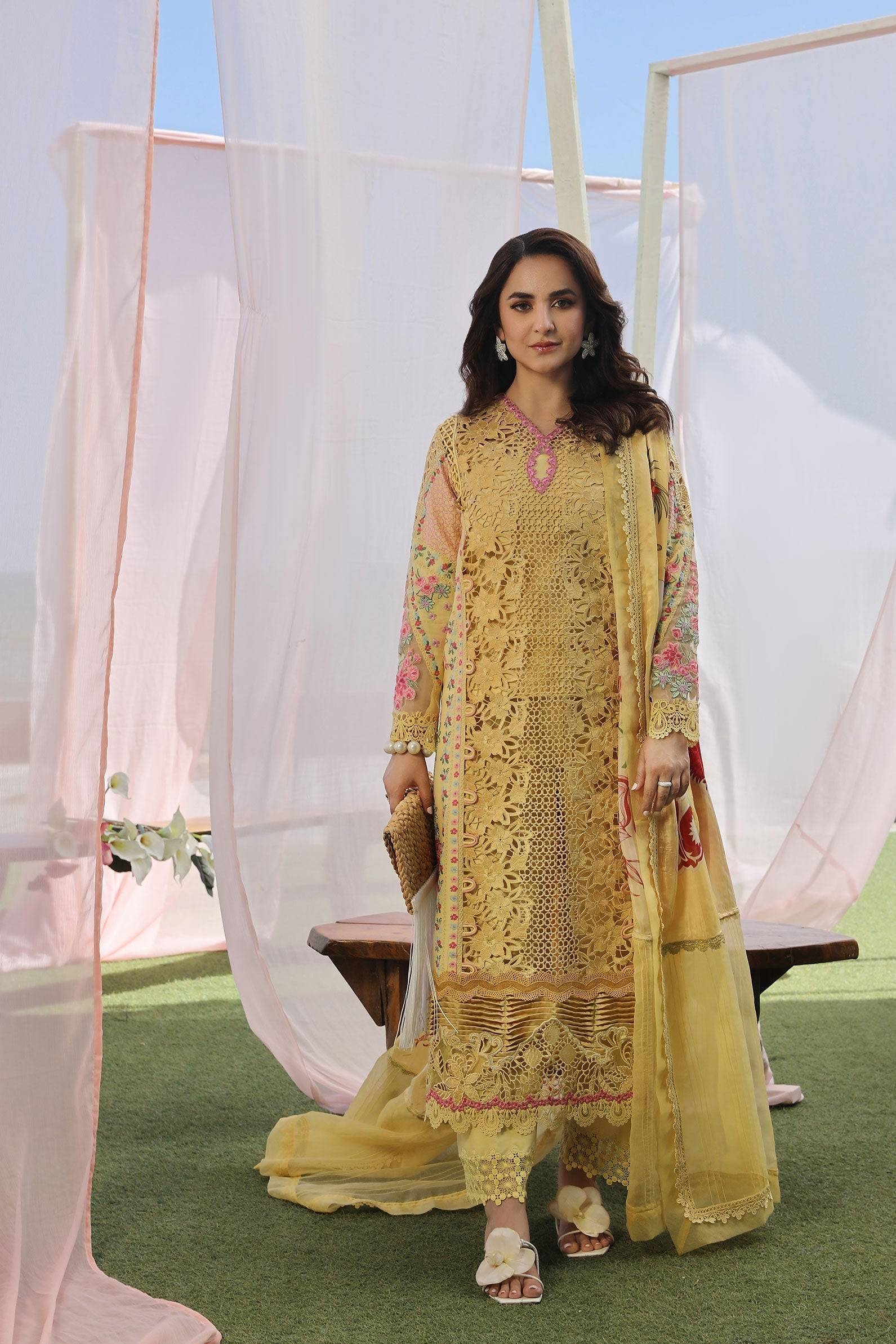 Maryam Hussain | Luxury Lawn 24 | TROPICA - Pakistani Designer Dress - by Maryam Hussain | Type: Luxury - 100% Original at Saira Sultan