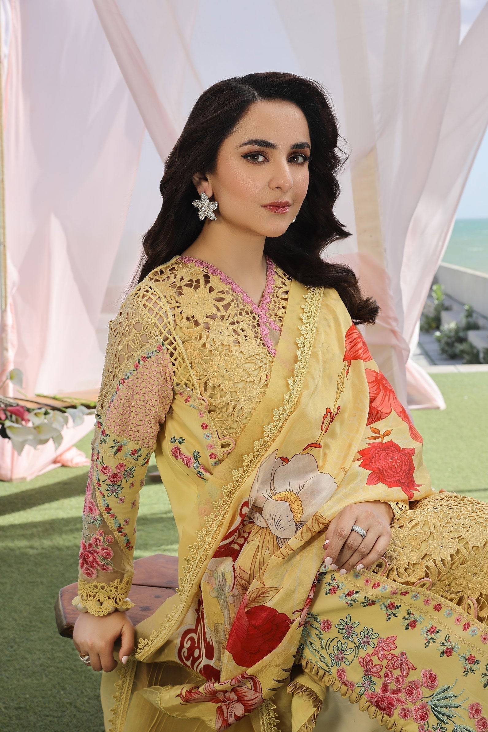 Maryam Hussain | Luxury Lawn 24 | TROPICA - Pakistani Designer Dress - by Maryam Hussain | Type: Luxury - 100% Original at Saira Sultan