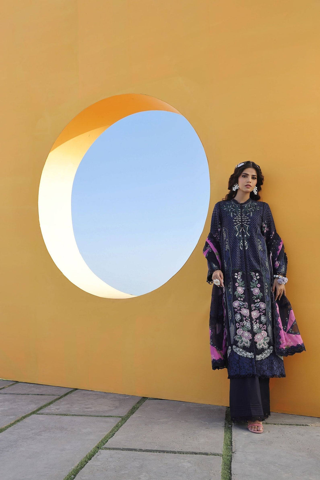 Maryam Hussain | Luxury Lawn 24 | ZOYA - Pakistani Designer Dress - by Maryam Hussain | Type: Luxury - 100% Original at Saira Sultan