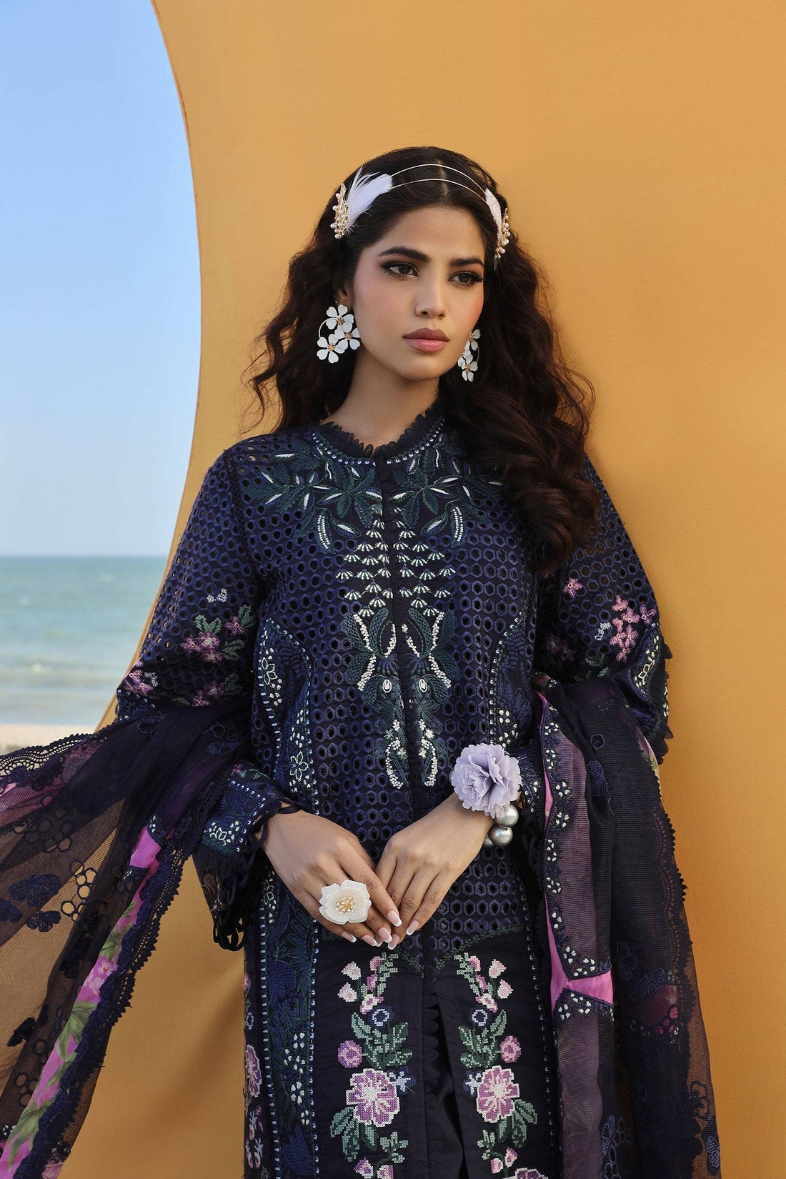 Maryam Hussain | Luxury Lawn 24 | ZOYA - Pakistani Designer Dress - by Maryam Hussain | Type: Luxury - 100% Original at Saira Sultan