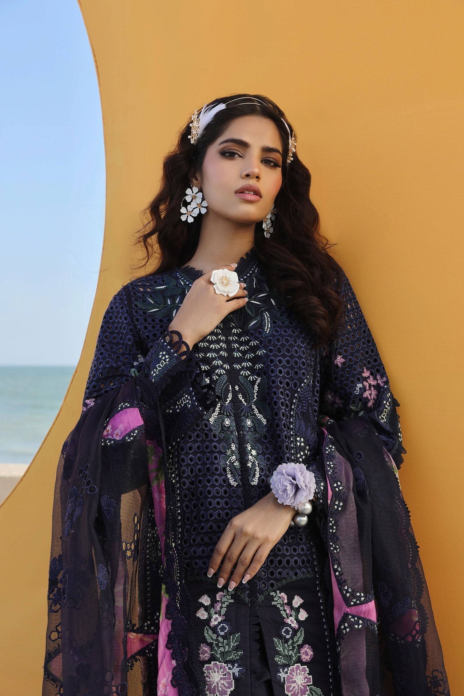 Maryam Hussain | Luxury Lawn 24 | ZOYA - Pakistani Designer Dress - by Maryam Hussain | Type: Luxury - 100% Original at Saira Sultan