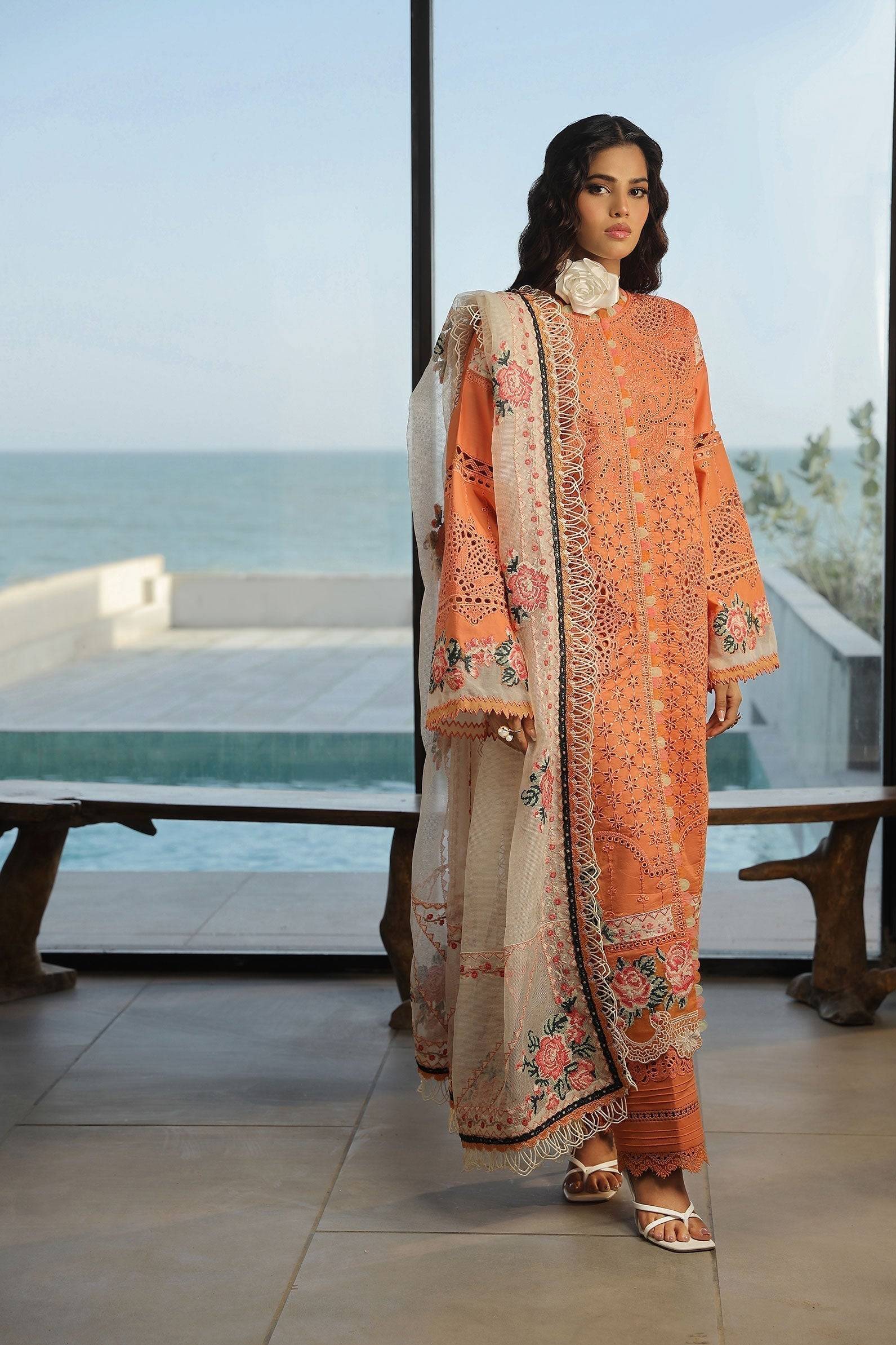 Maryam Hussain | Luxury Lawn 24 | XURI - Pakistani Designer Dress - by Maryam Hussain | Type: Luxury - 100% Original at Saira Sultan