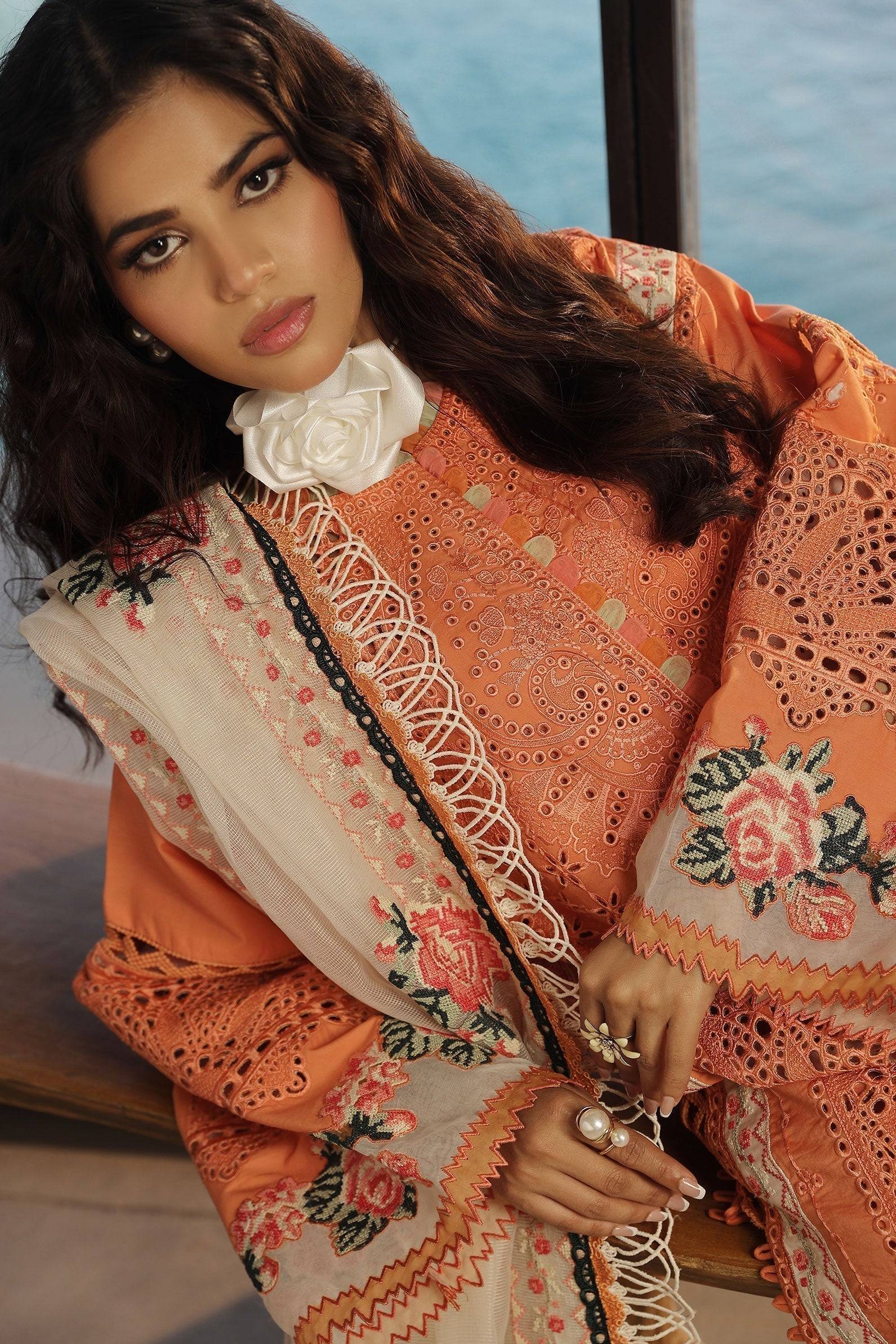 Maryam Hussain | Luxury Lawn 24 | XURI - Pakistani Designer Dress - by Maryam Hussain | Type: Luxury - 100% Original at Saira Sultan