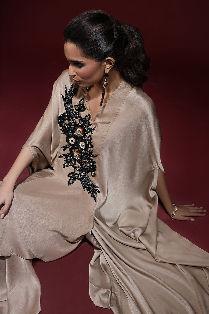 Wardha Saleem | Luxury Pret Fusion Wear | SAHARA DRAPE WITH PANTS (2PC) M Beige Silk