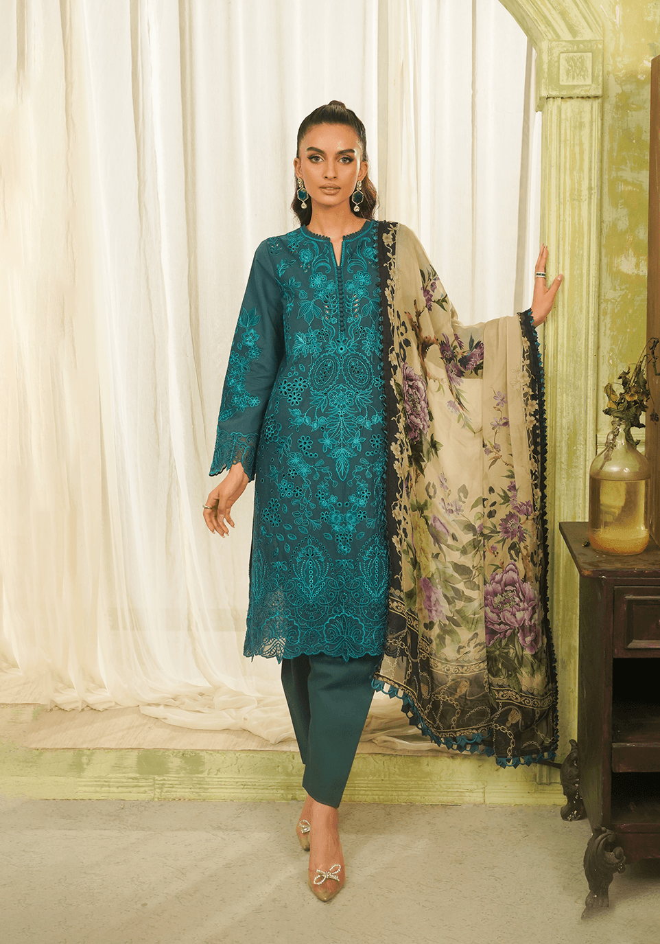 Zarqash | Tresor Luxury Lawn 24 | ZQT 0011 DINA - Pakistani Designer Dress - by Zarqash | Type: Luxury - 100% Original at Saira Sultan