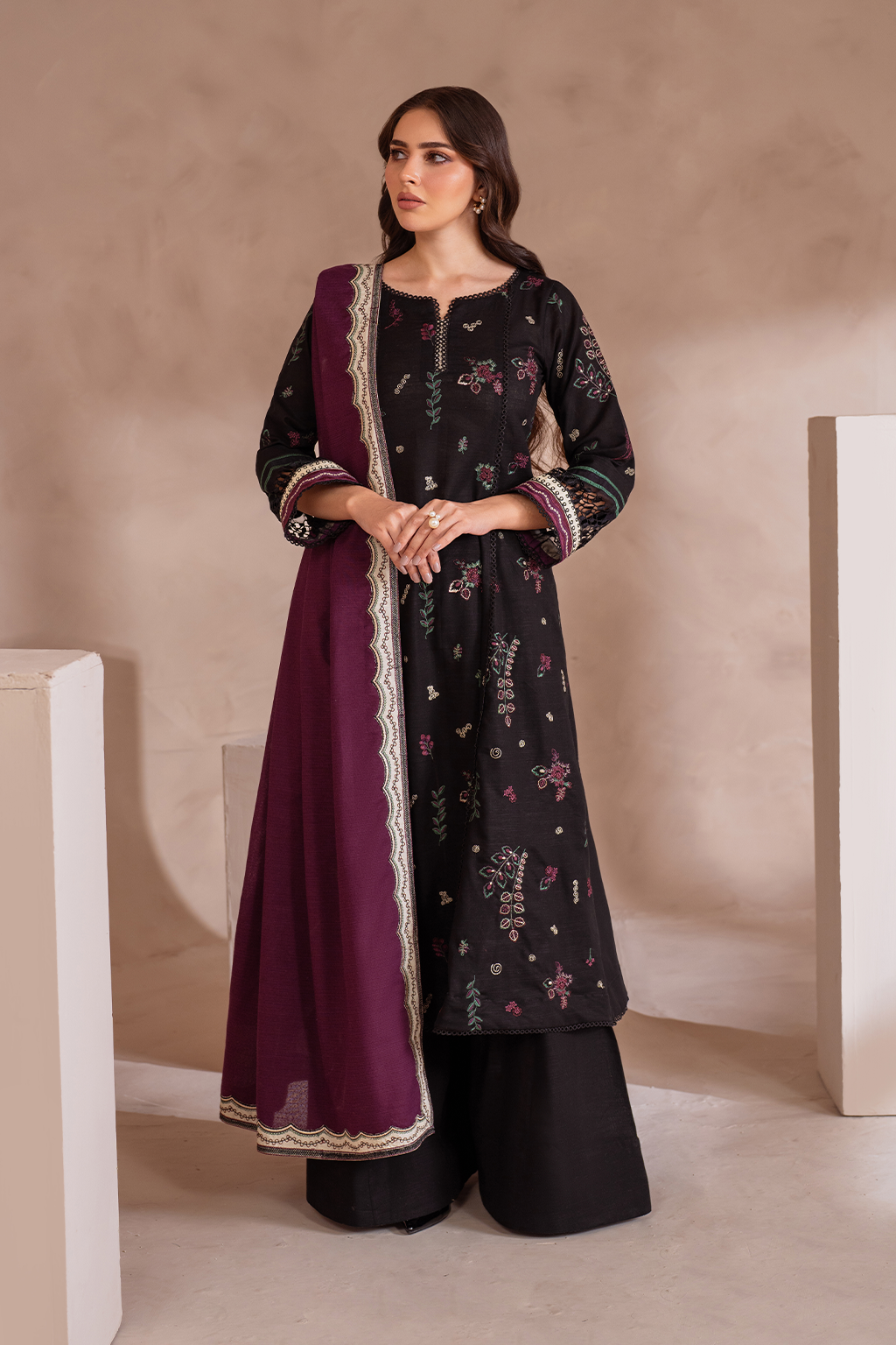 Iznik | Exclusive Winter | UE-363 XS Black Khaddar