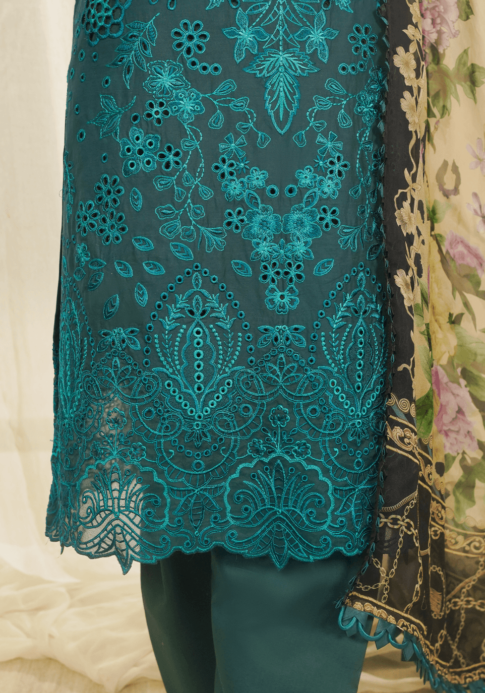Zarqash | Tresor Luxury Lawn 24 | ZQT 0011 DINA - Pakistani Designer Dress - by Zarqash | Type: Luxury - 100% Original at Saira Sultan