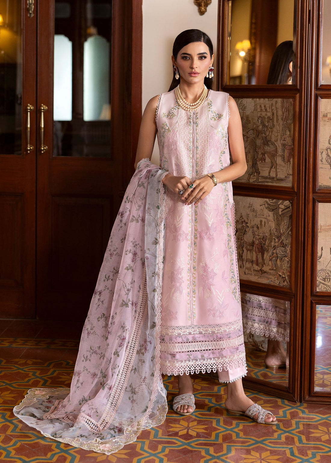 Saira Shakira | Bloom Lawn 25 | CHLOE 3-A XS Pink Lawn