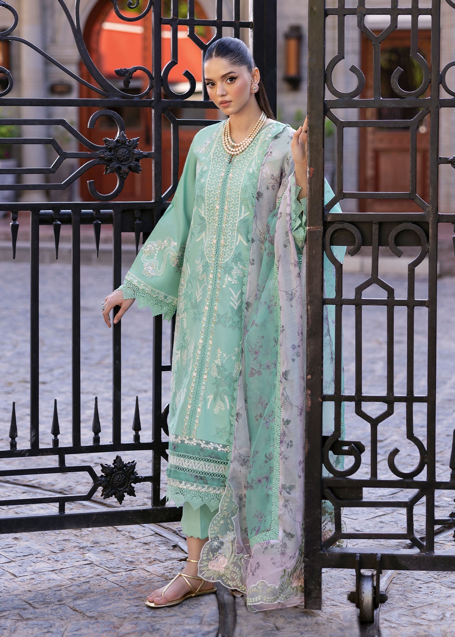 Saira Shakira | Bloom Lawn 25 | CHLOE 3-B M Green Lawn