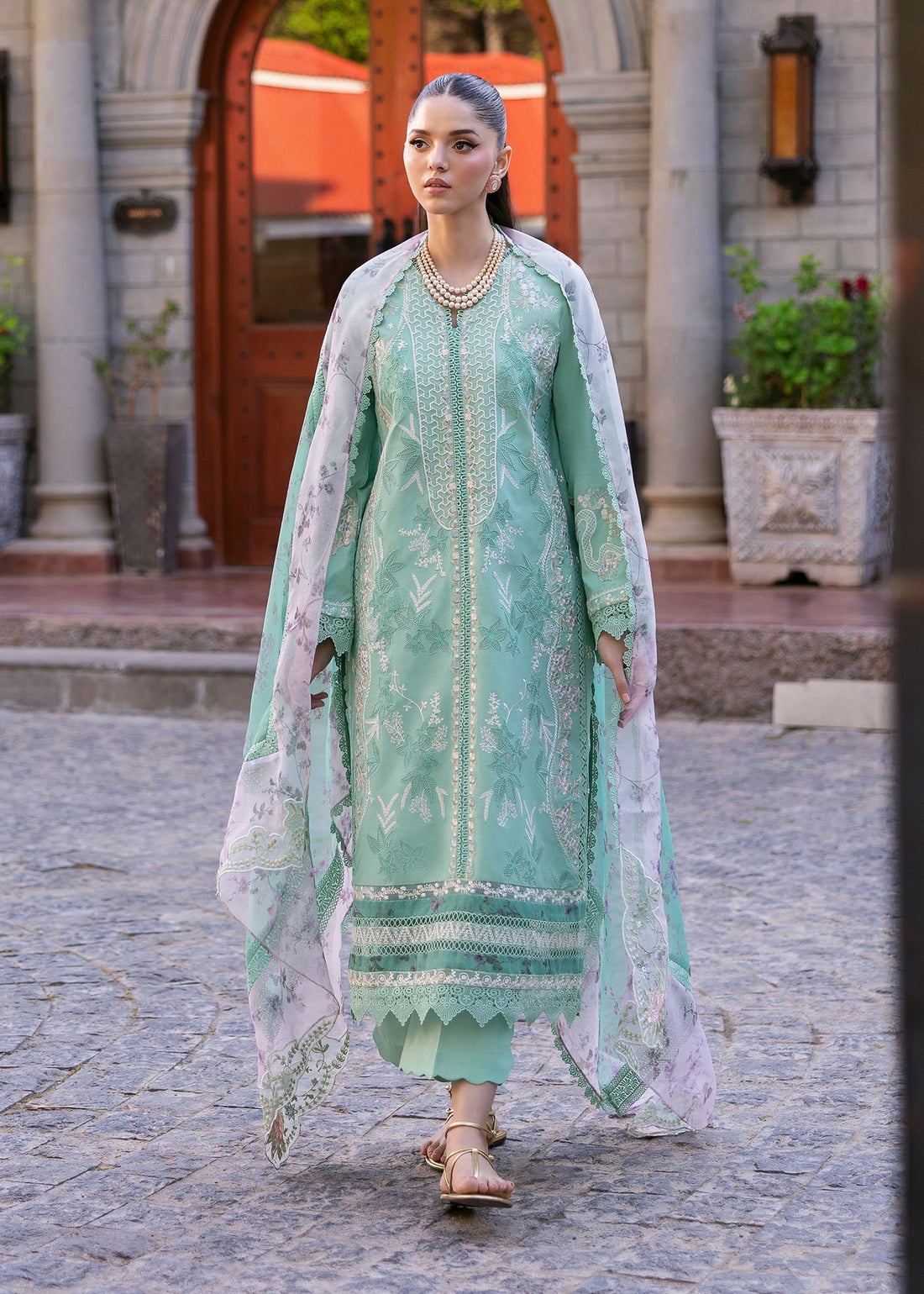 Saira Shakira | Bloom Lawn 25 | CHLOE 3-B XS Green Lawn