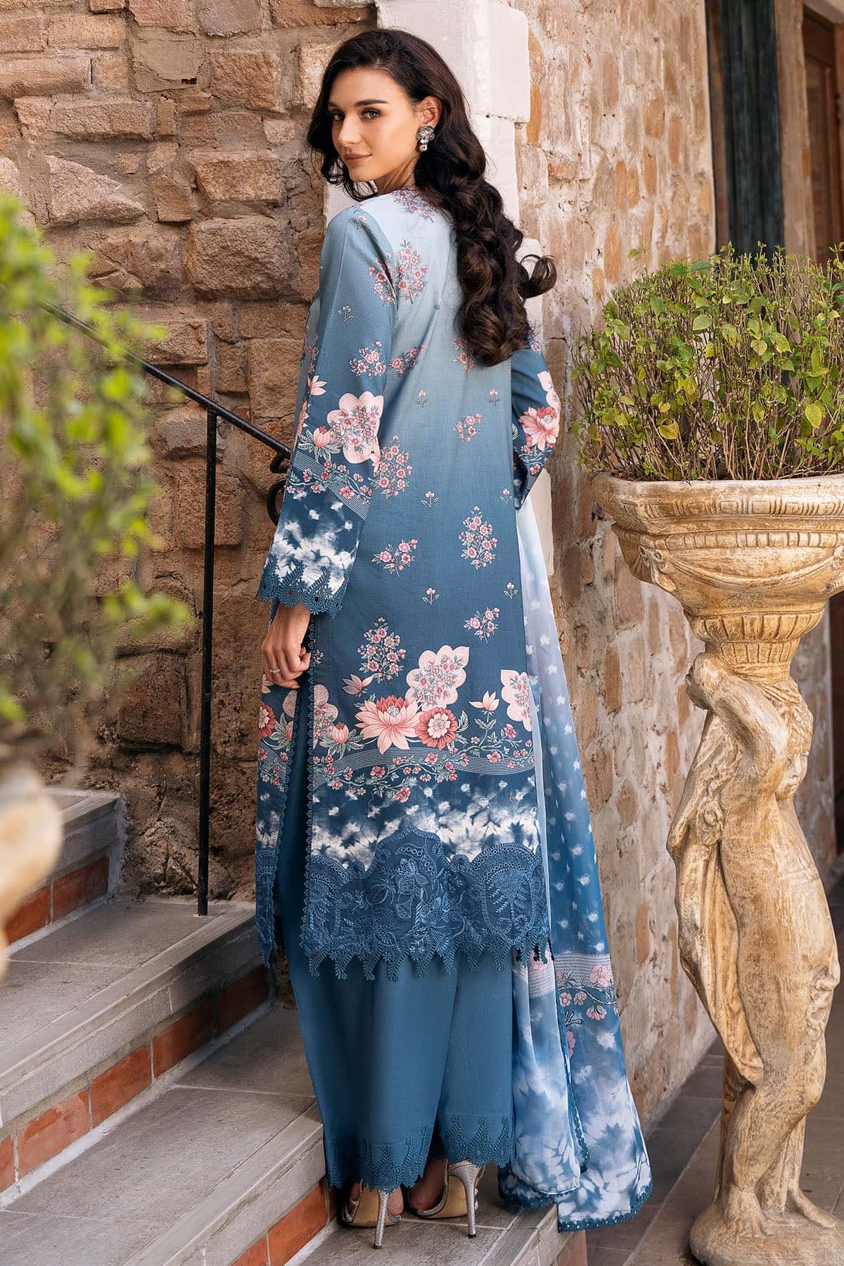 Afrozeh | Damask The Holiday Edit 25 | Seraphina A - Dark Green S Dark Green Lawn
