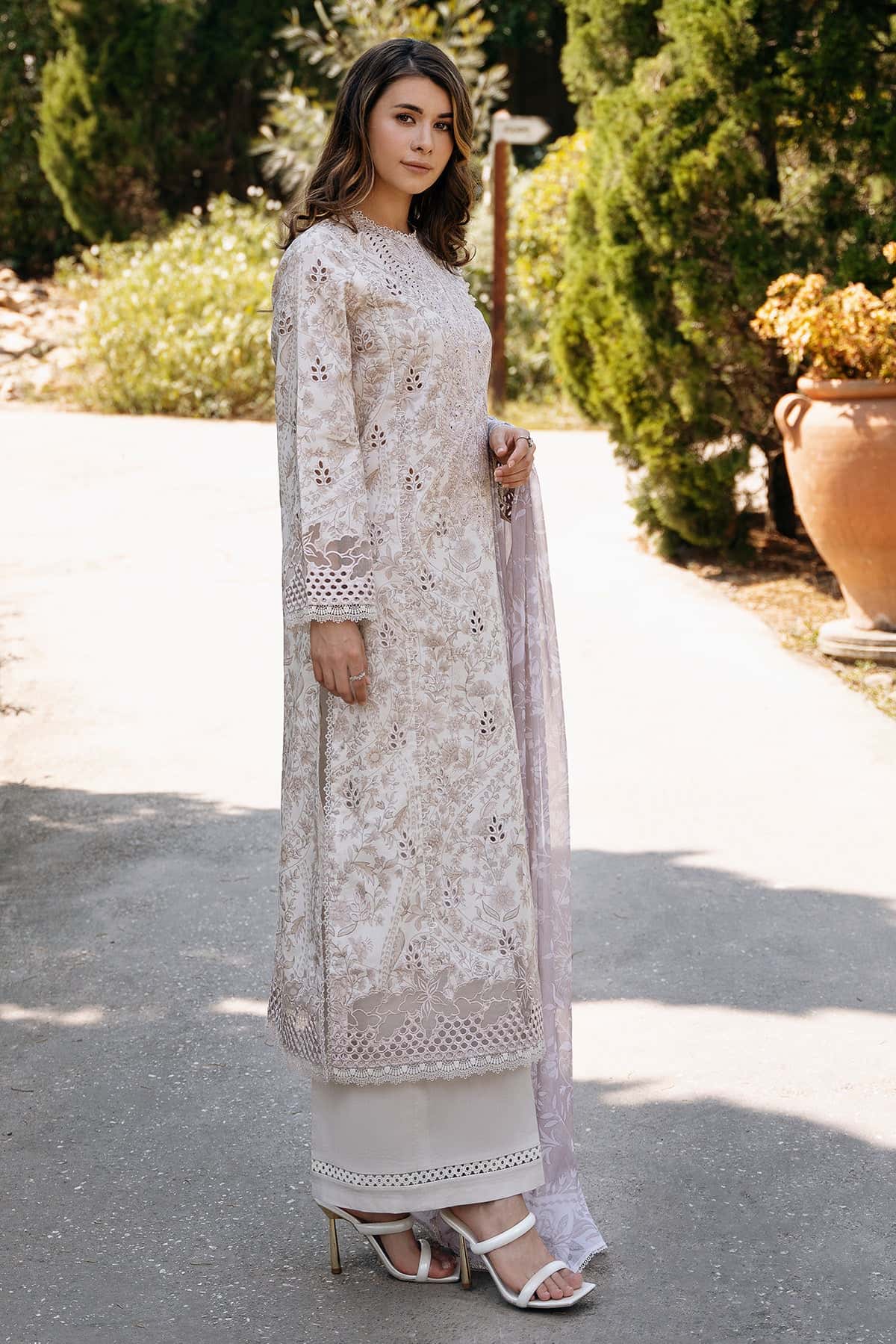 Afrozeh | Damask The Holiday Edit 25 | Lunetta A S Off White Lawn