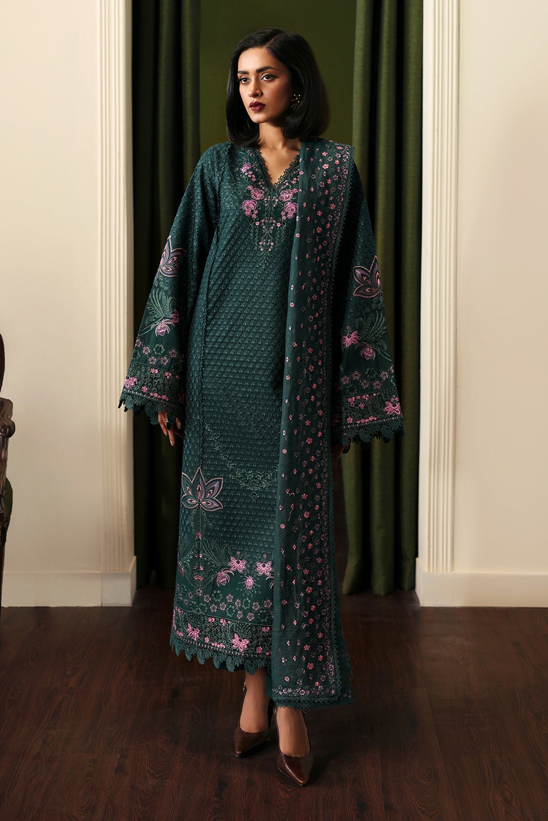 Afrozeh | Rhythm RTW | Aurun XS Bottle Green Lawn