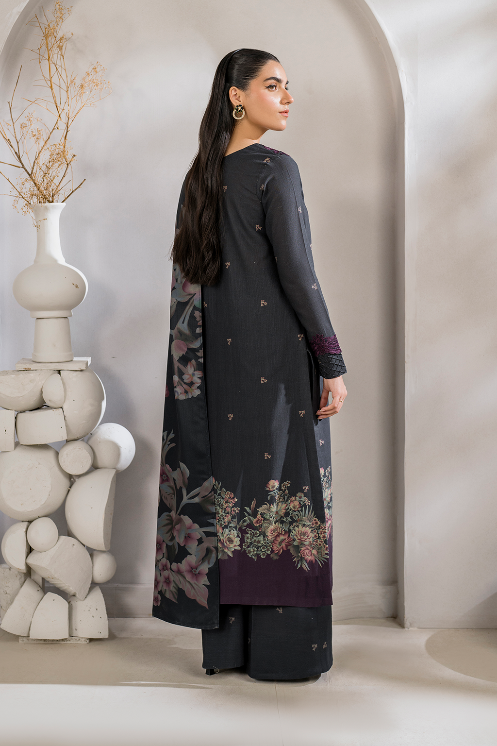 Iznik | Exclusive Winter | UE-357 XS Black Slub Khaddar