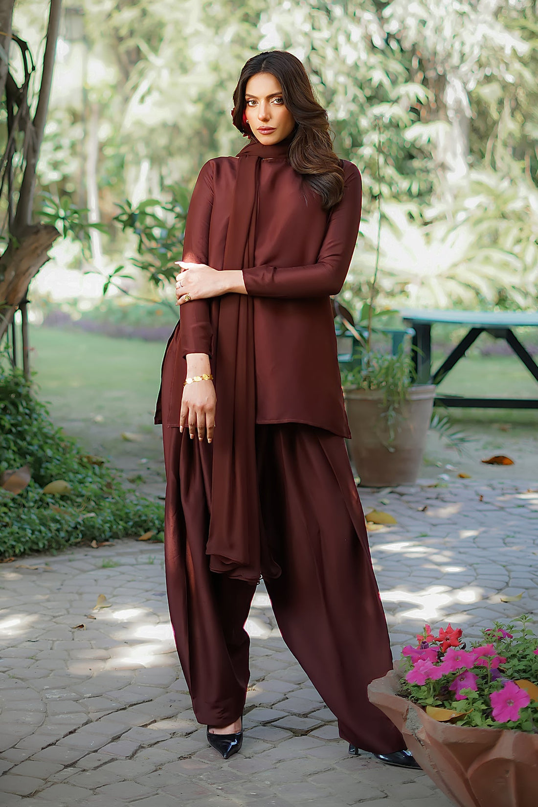 Erum Khan | Nue 25 | Espresso Gloe XS Deep Chocolate Raw Silk