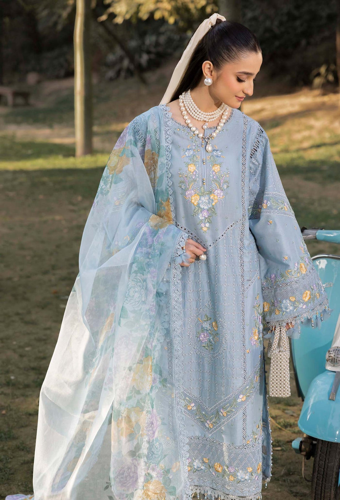 Adans Libas | Gul Rukh Lawn 25 | RUKH 2833 XS Blue Gray Lawn