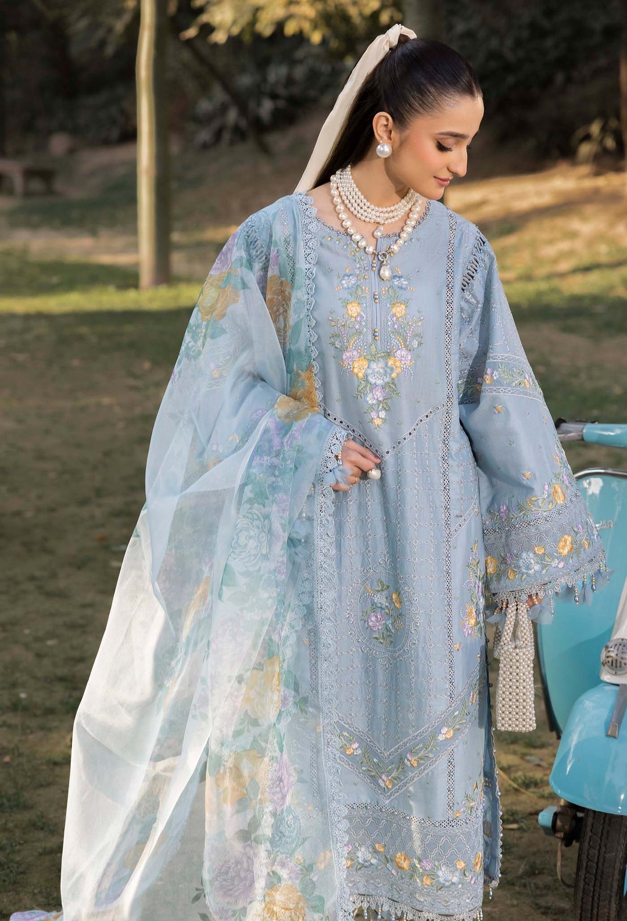 Adans Libas | Gul Rukh Lawn 25 | RUKH 2833 S Blue Gray Lawn