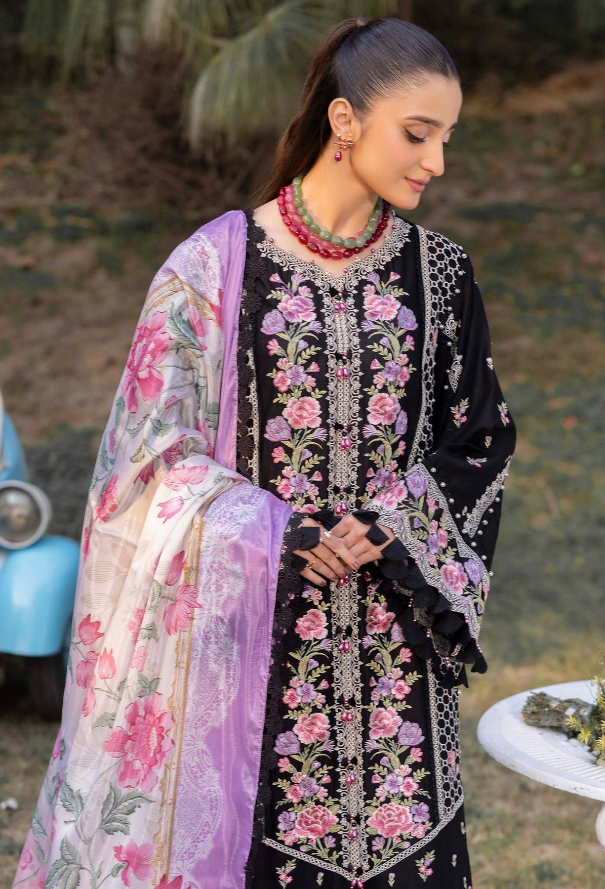 Adans Libas | Gul Rukh Lawn 25 | RUKH 2837 L Black Lawn