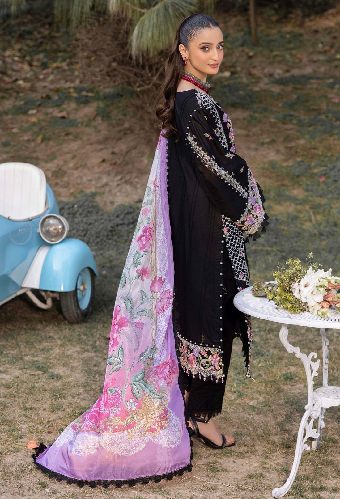 Adans Libas | Gul Rukh Lawn 25 | RUKH 2837 XS Black Lawn