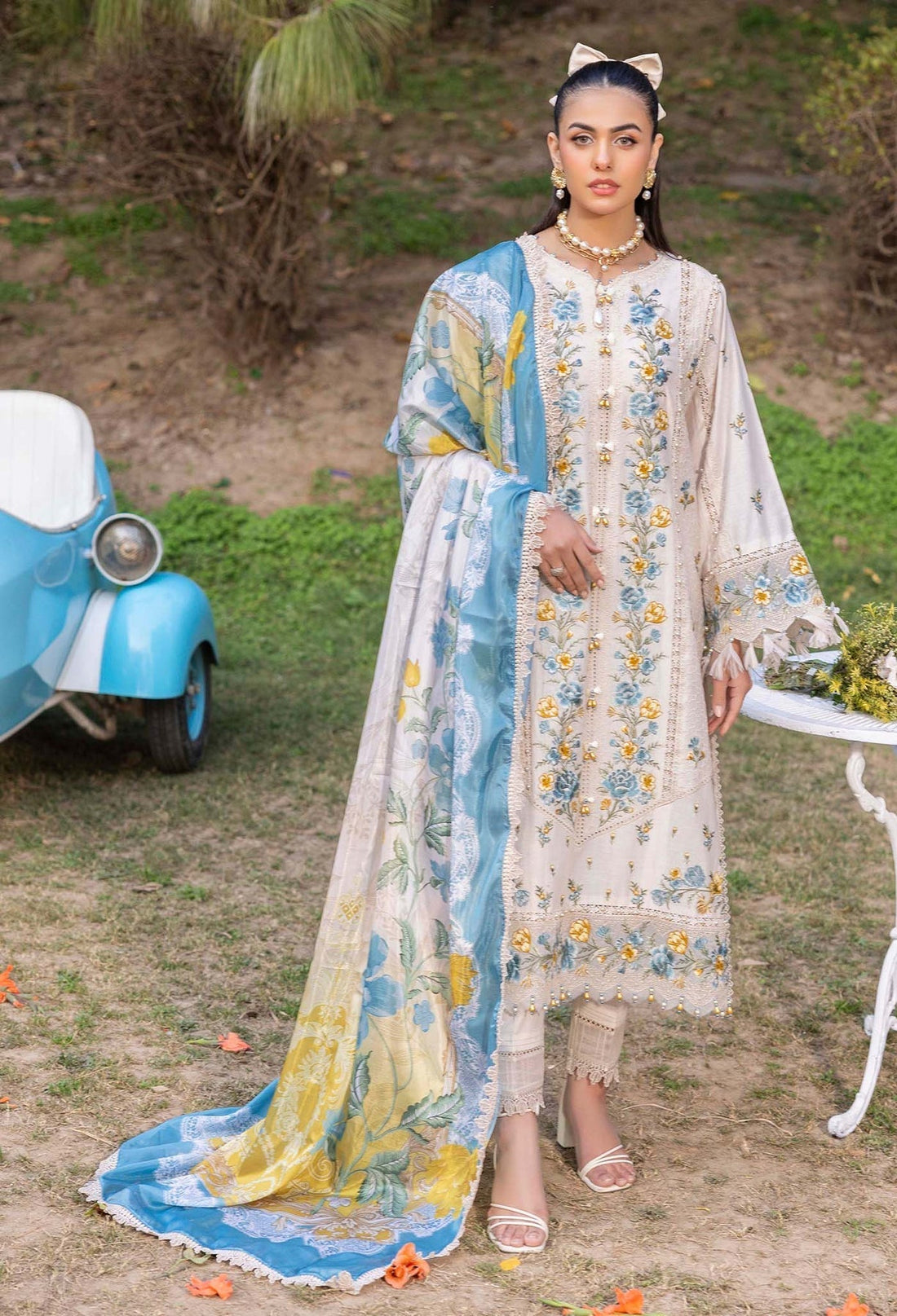 Adans Libas | Gul Rukh Lawn 25 | RUKH 2838 XS Off White Lawn
