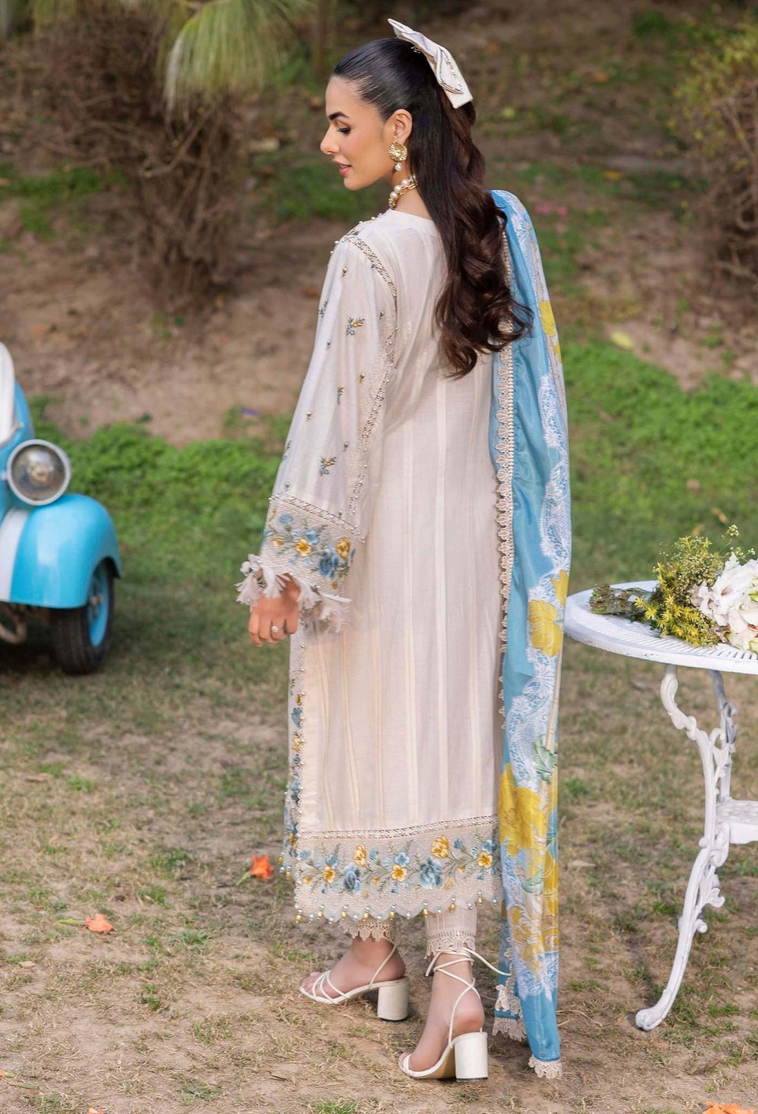 Adans Libas | Gul Rukh Lawn 25 | RUKH 2838 XS Off White Lawn
