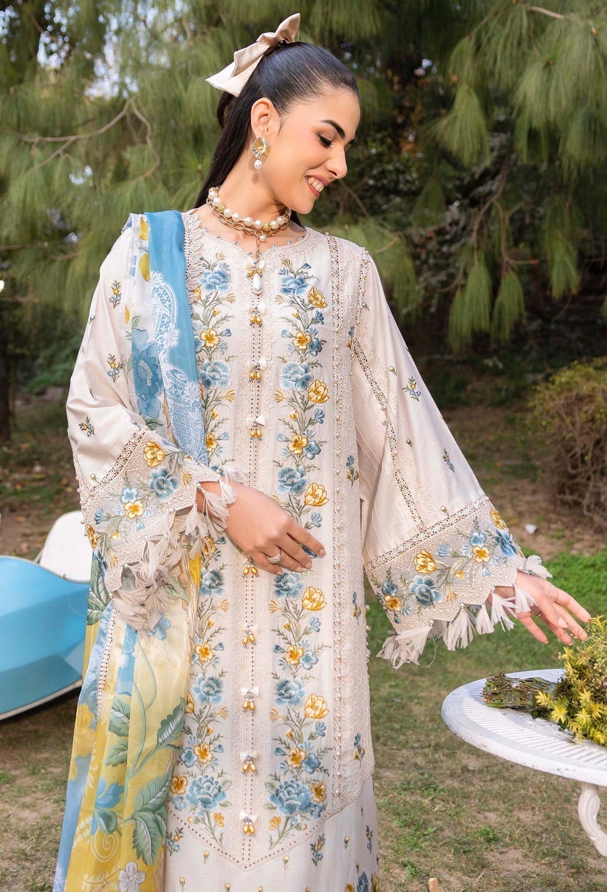 Adans Libas | Gul Rukh Lawn 25 | RUKH 2838 L Off White Lawn