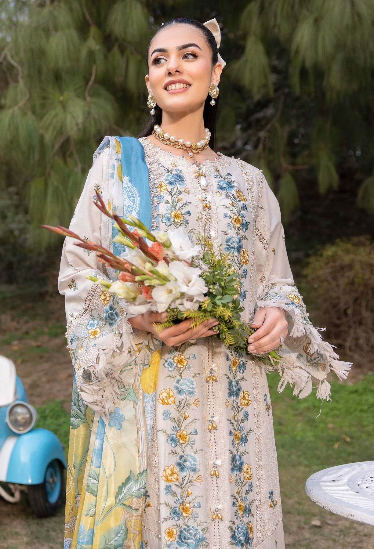 Adans Libas | Gul Rukh Lawn 25 | RUKH 2838 M Off White Lawn