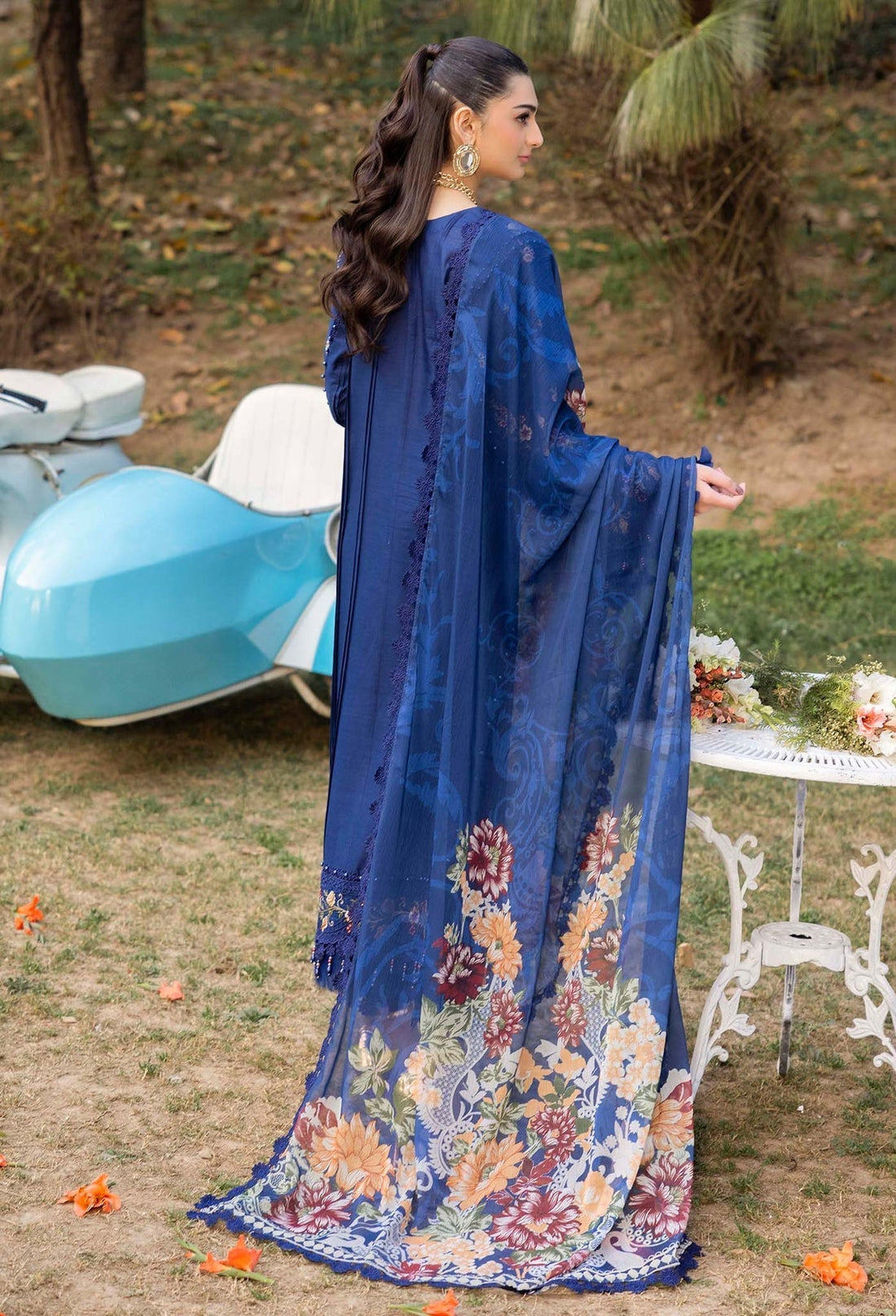 Adans Libas | Gul Rukh Lawn 25 | RUKH 2839 XS Blue Lawn