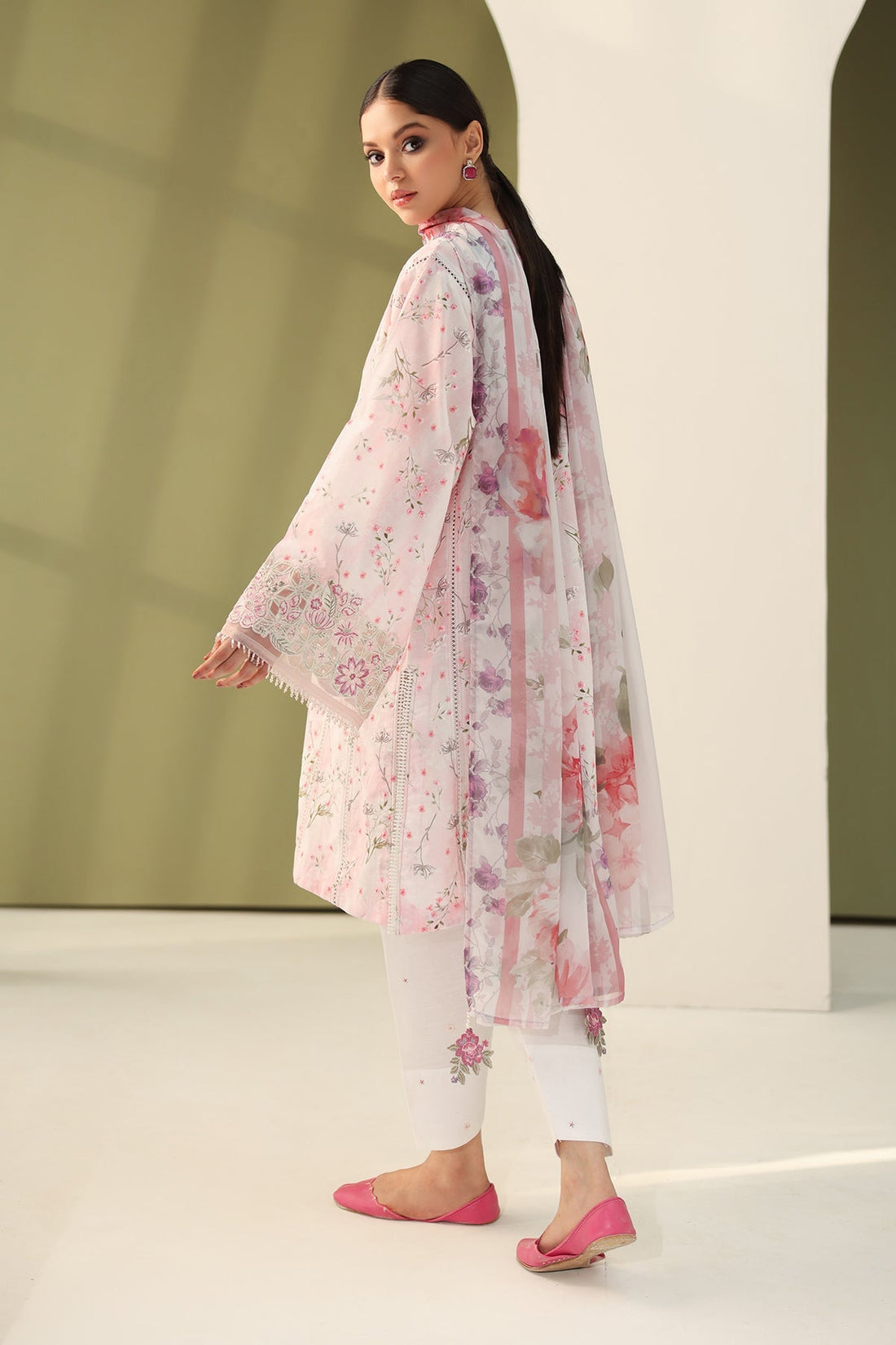 Baroque | Eid Printique | EMBROIDERED PRINTED LAWN UF-4180 XS Light Pink Lawn