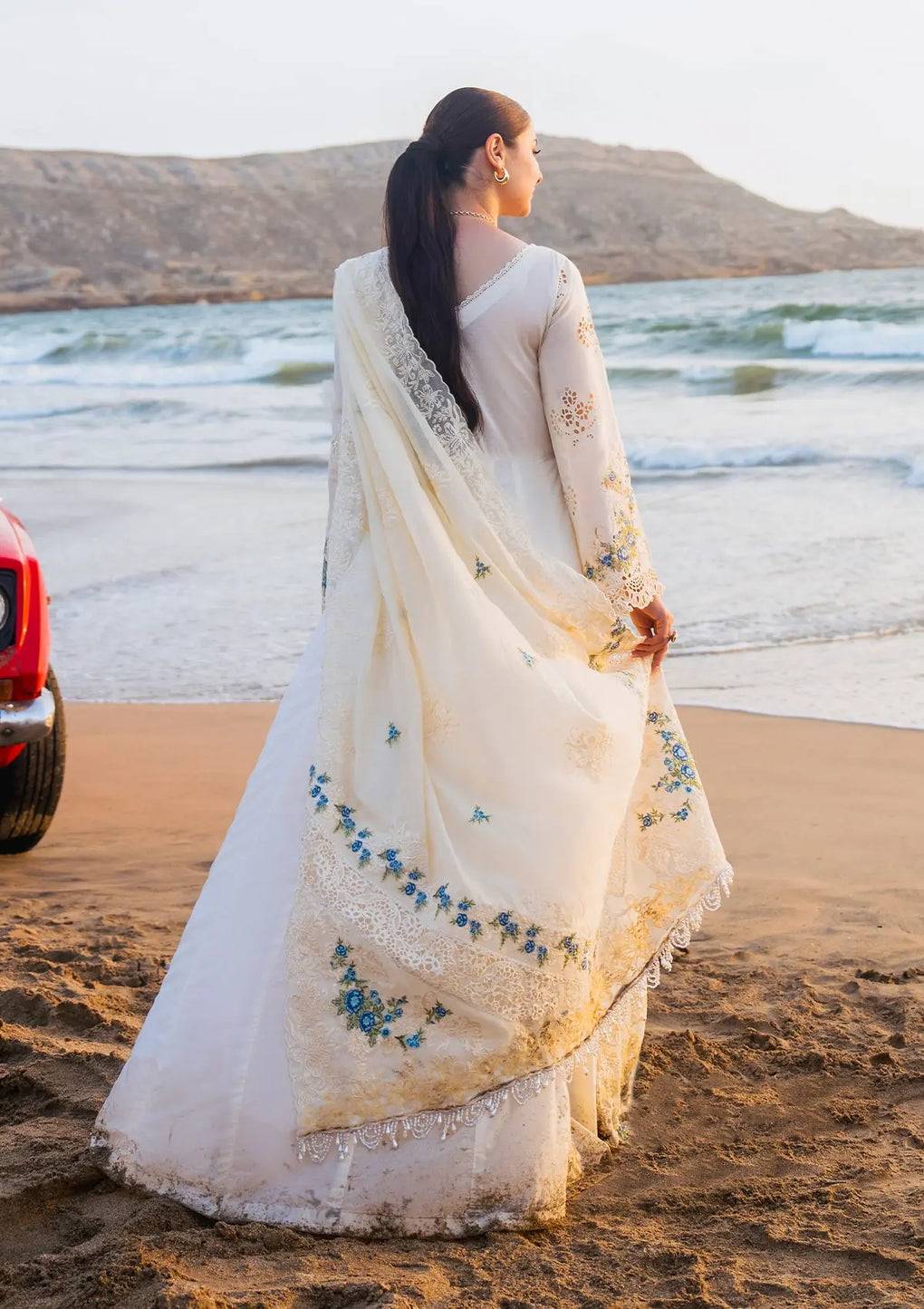 Elaf Premium | Hai Kuch Festive Lawn 24 | EHK-03B Ayra - Pakistani Designer Dress - by Elaf Premium | Type: Luxury - 100% Original at Saira Sultan