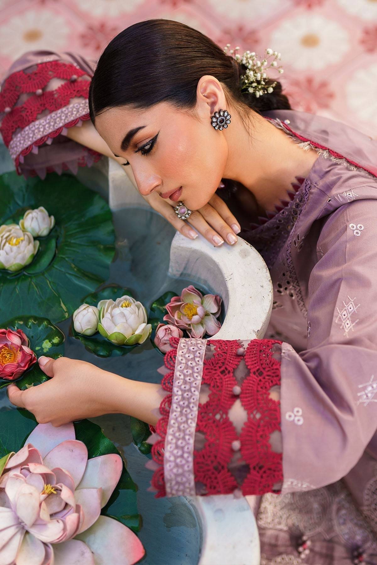 Nureh | Bazaar Lawn | NS-139 - Pakistani Designer Dress - by Nureh | Type: Luxury - 100% Original at Saira Sultan