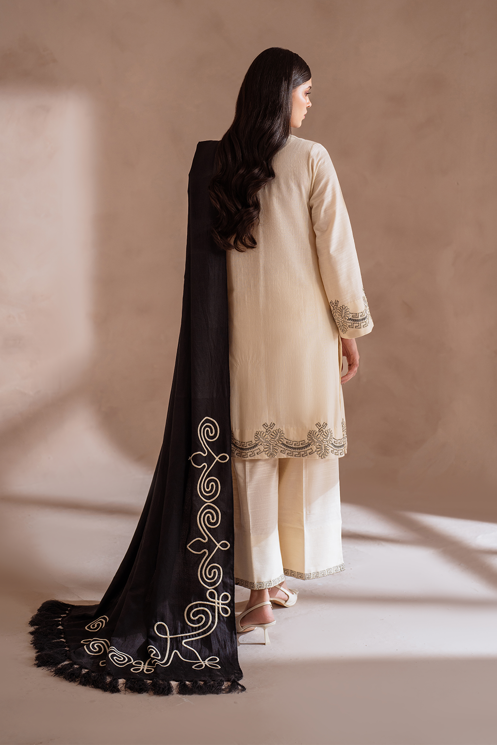 Iznik | Exclusive Winter | UE-361 XS Ivory Khaddar