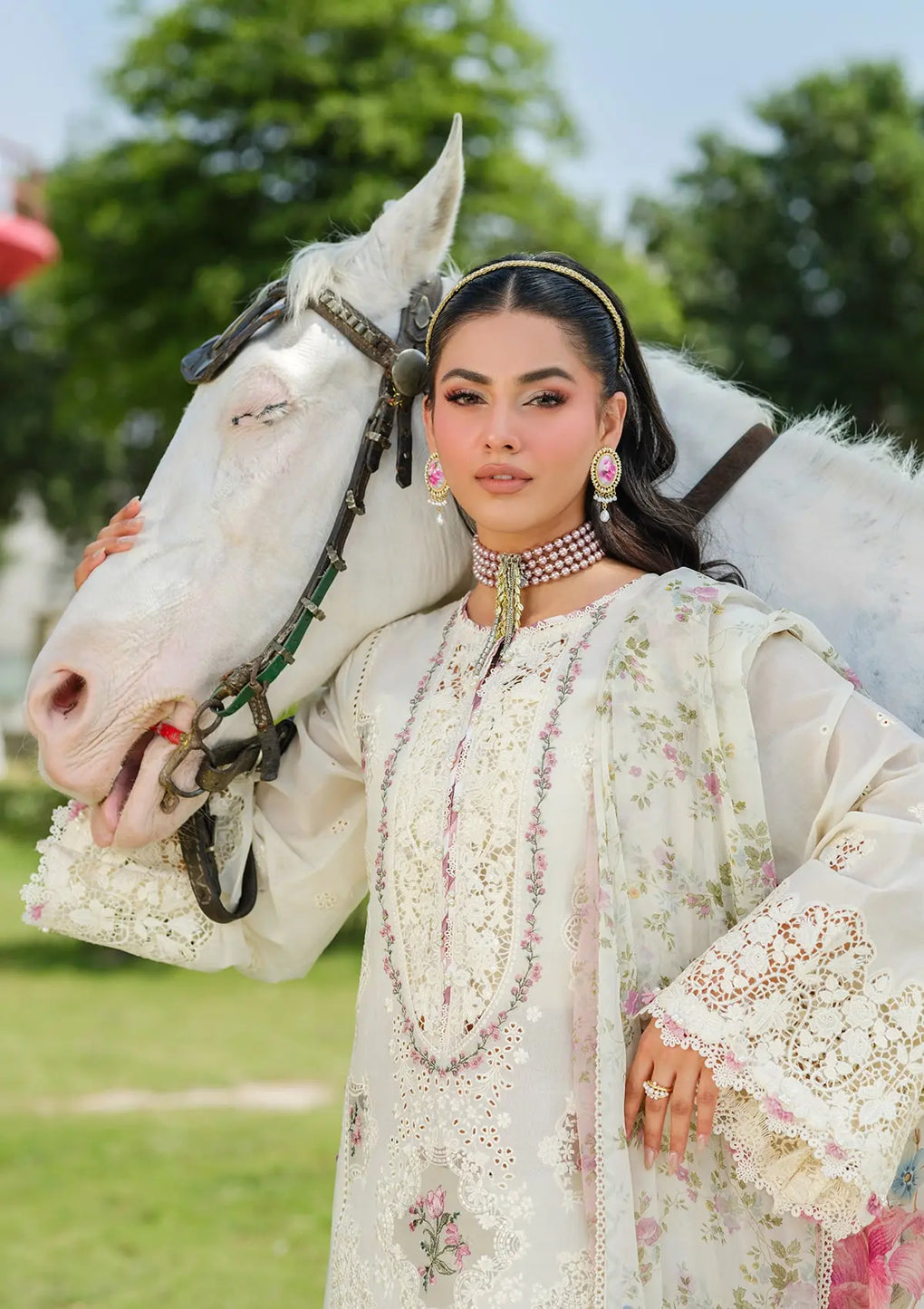 Elaf Premium | Luxury Lawn 25 | ELH-7A WHITE EMPRESS M Off White Lawn
