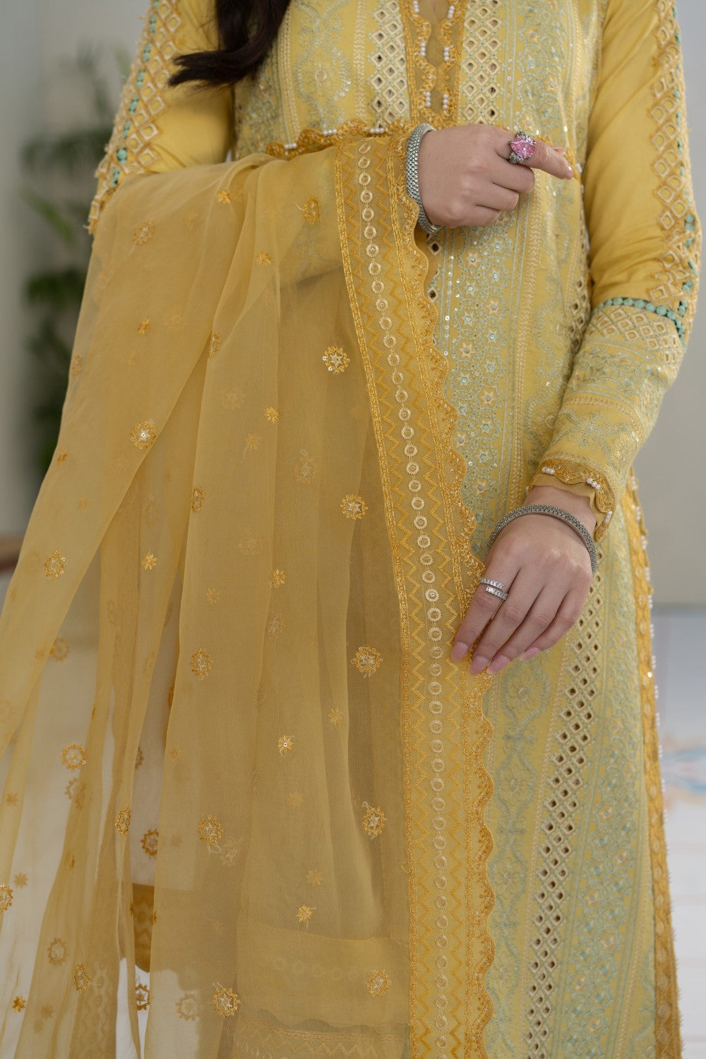 Maryum N Maria | Luxury Lawn 25 | AERIN - MS50111 L Dust Yellow Lawn