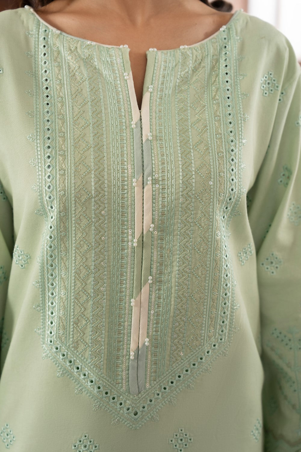 Maryum N Maria | Luxury Lawn 25 | AZAL - MS50116 M Mint Green Lawn
